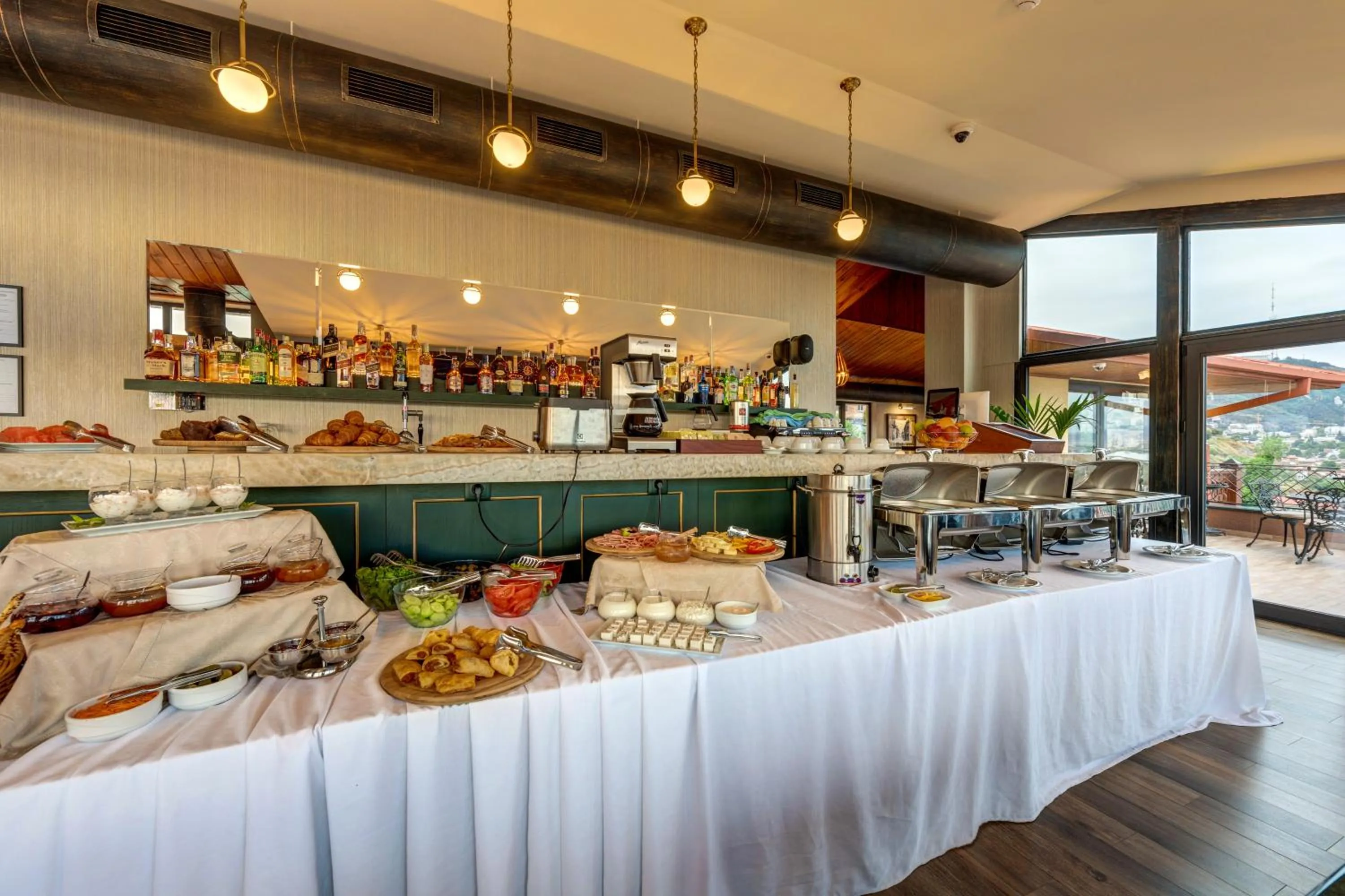 Restaurant/places to eat in Sole Palace