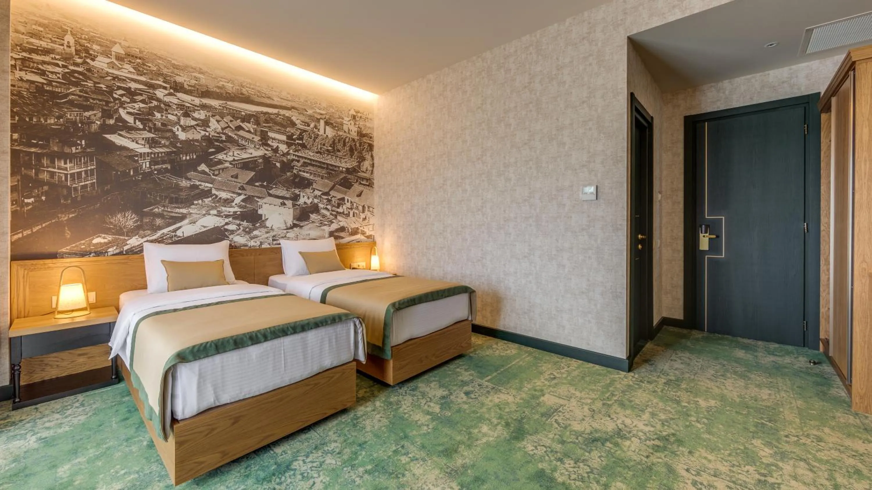 Bedroom, Bed in Sole Palace