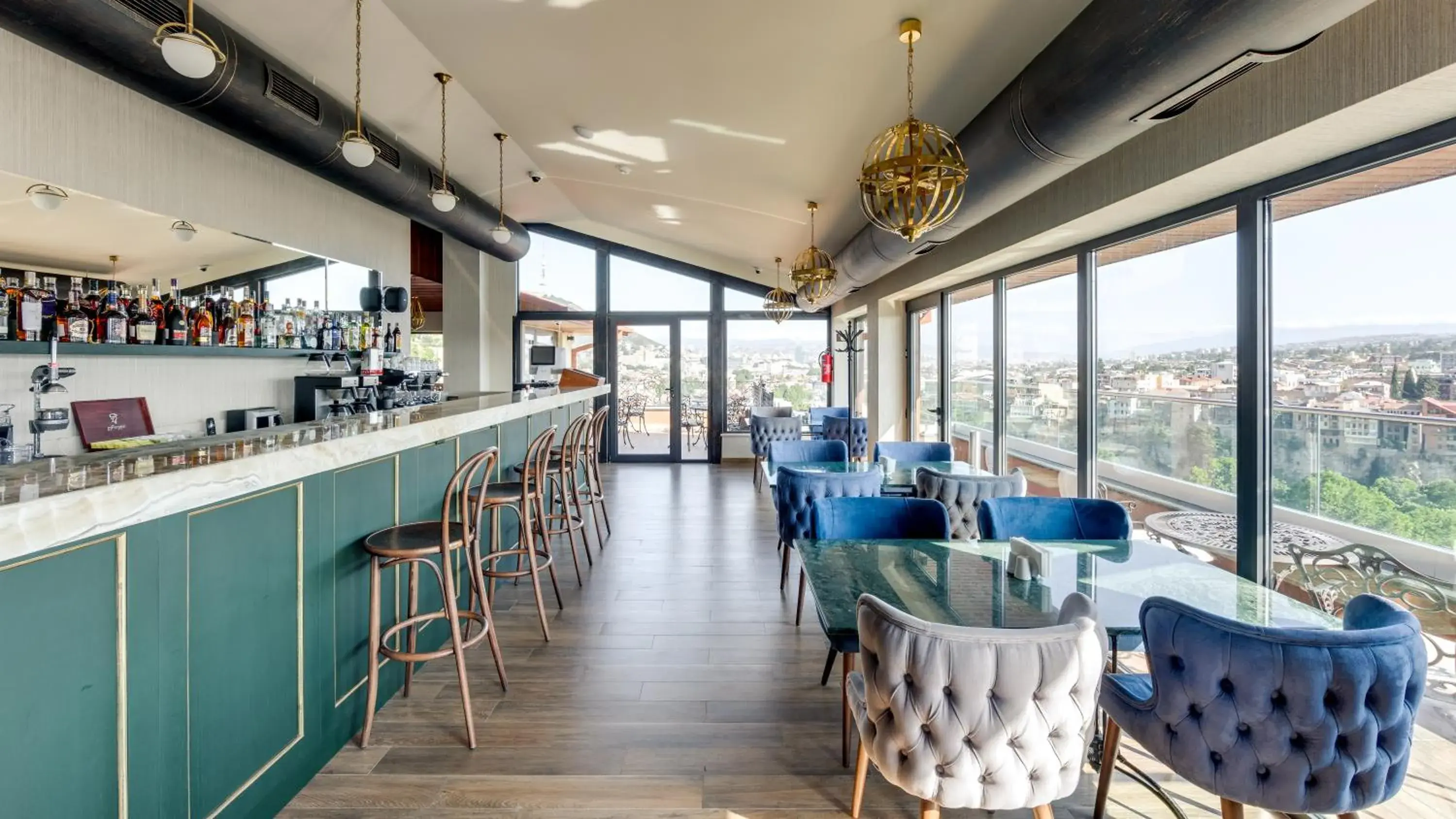 Restaurant/places to eat in Sole Palace Restaurant/places to eat in Sole Palace