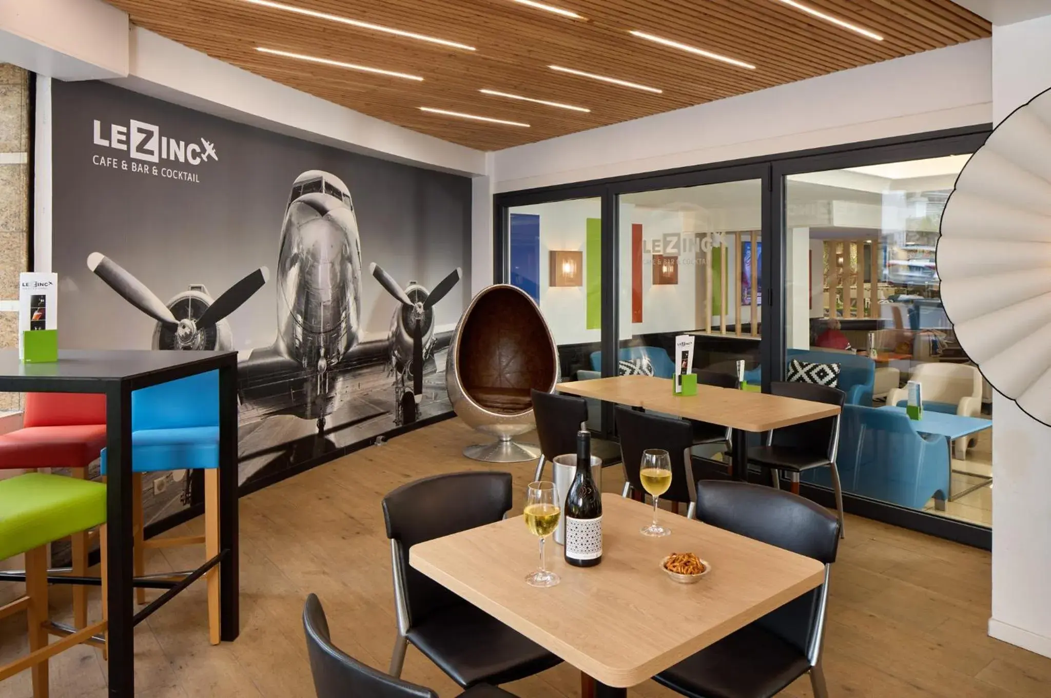 Lounge or bar in Hôtel Roissy Lounge or bar in Hôtel Roissy