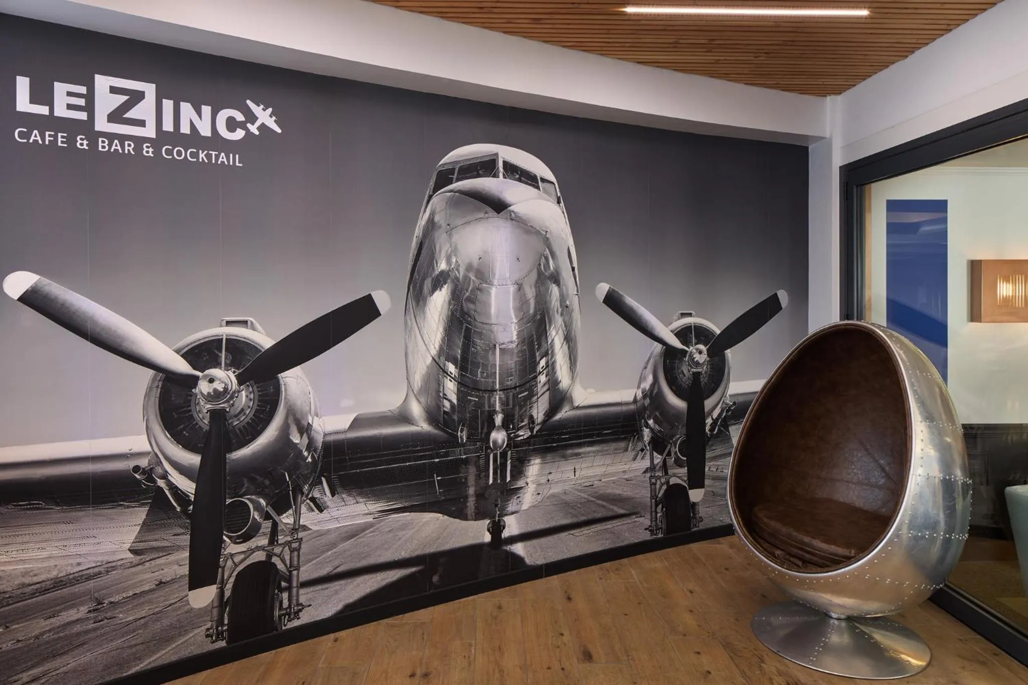 Lounge or bar in Hôtel Roissy