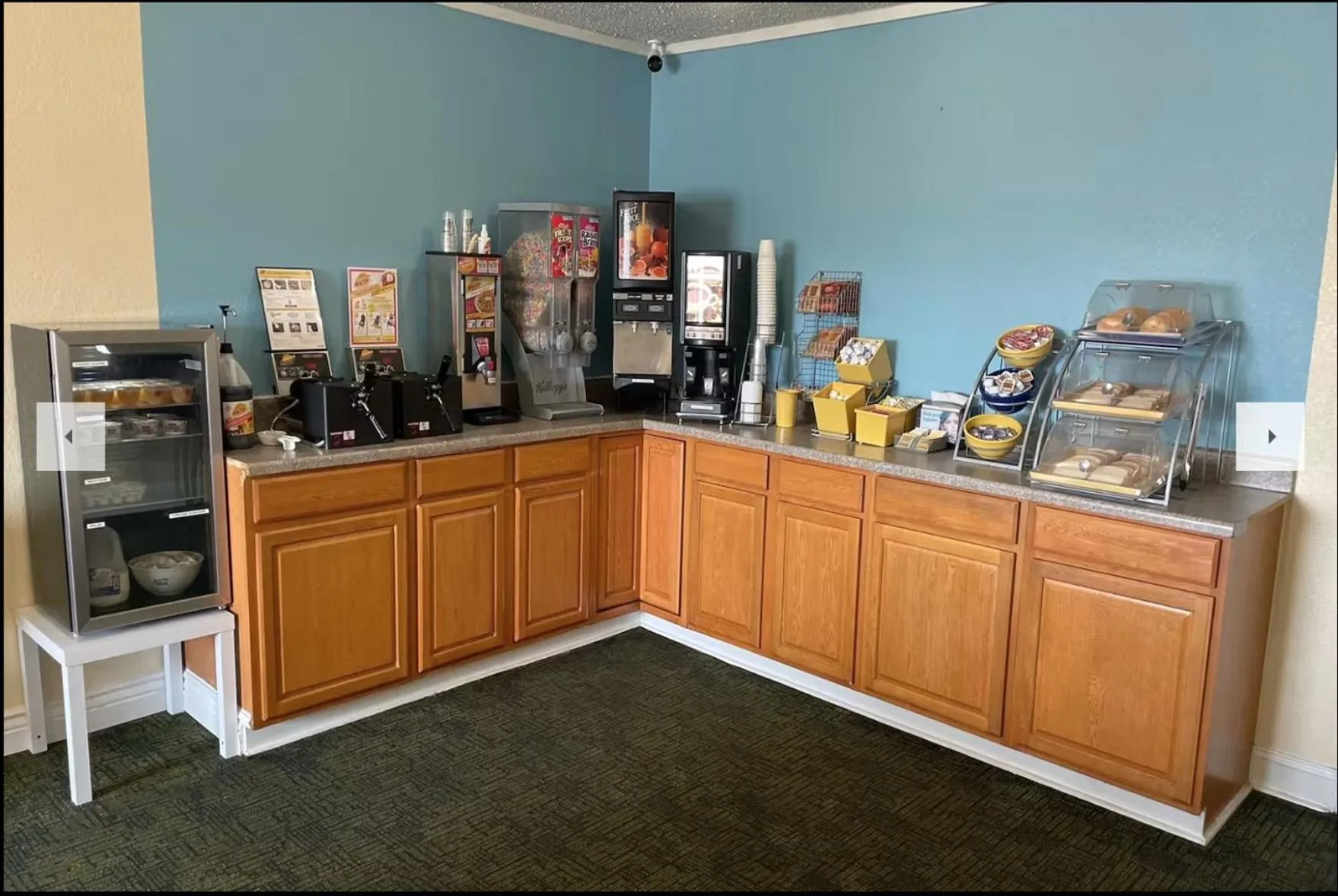 Breakfast in Days Inn by Wyndham Hannibal