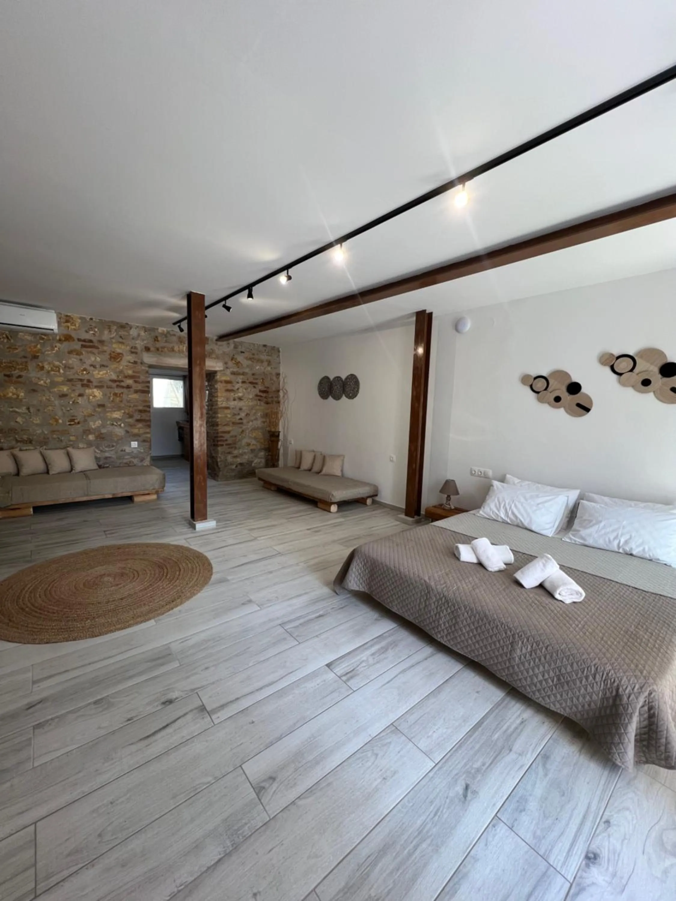 Photo of the whole room, Bed in Greco Mare