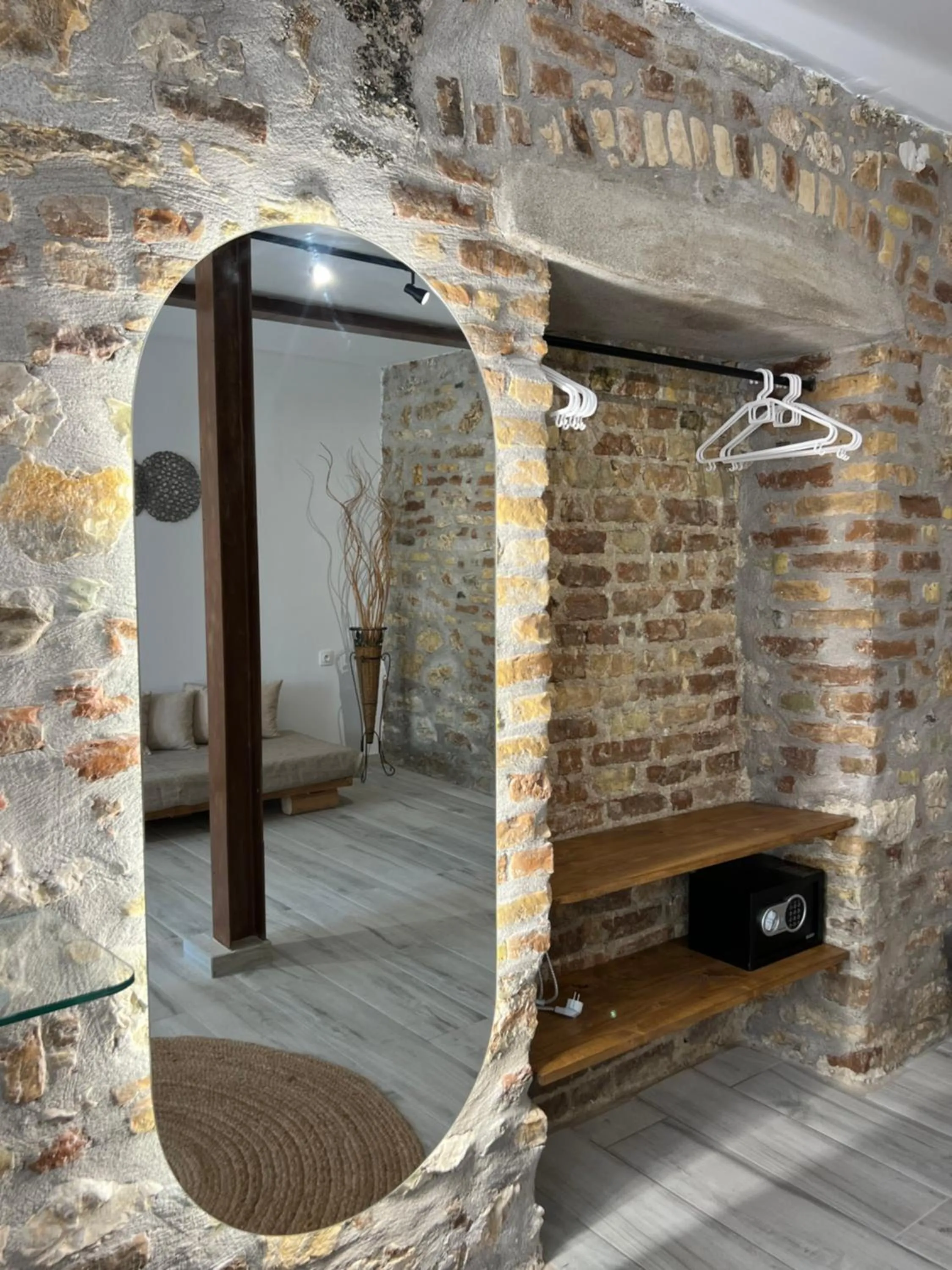 wardrobe in Greco Mare