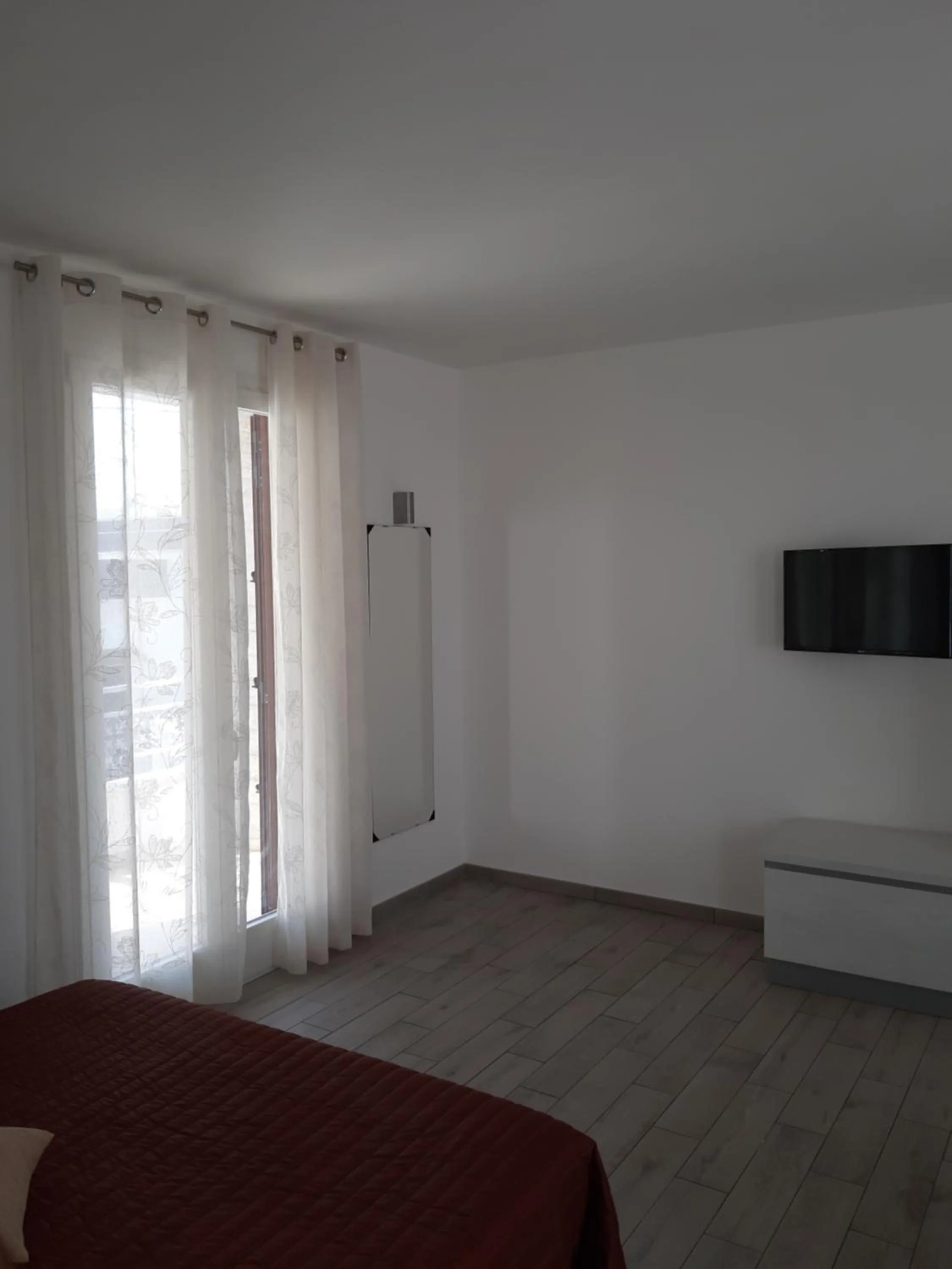 Photo of the whole room in aestatisdomus