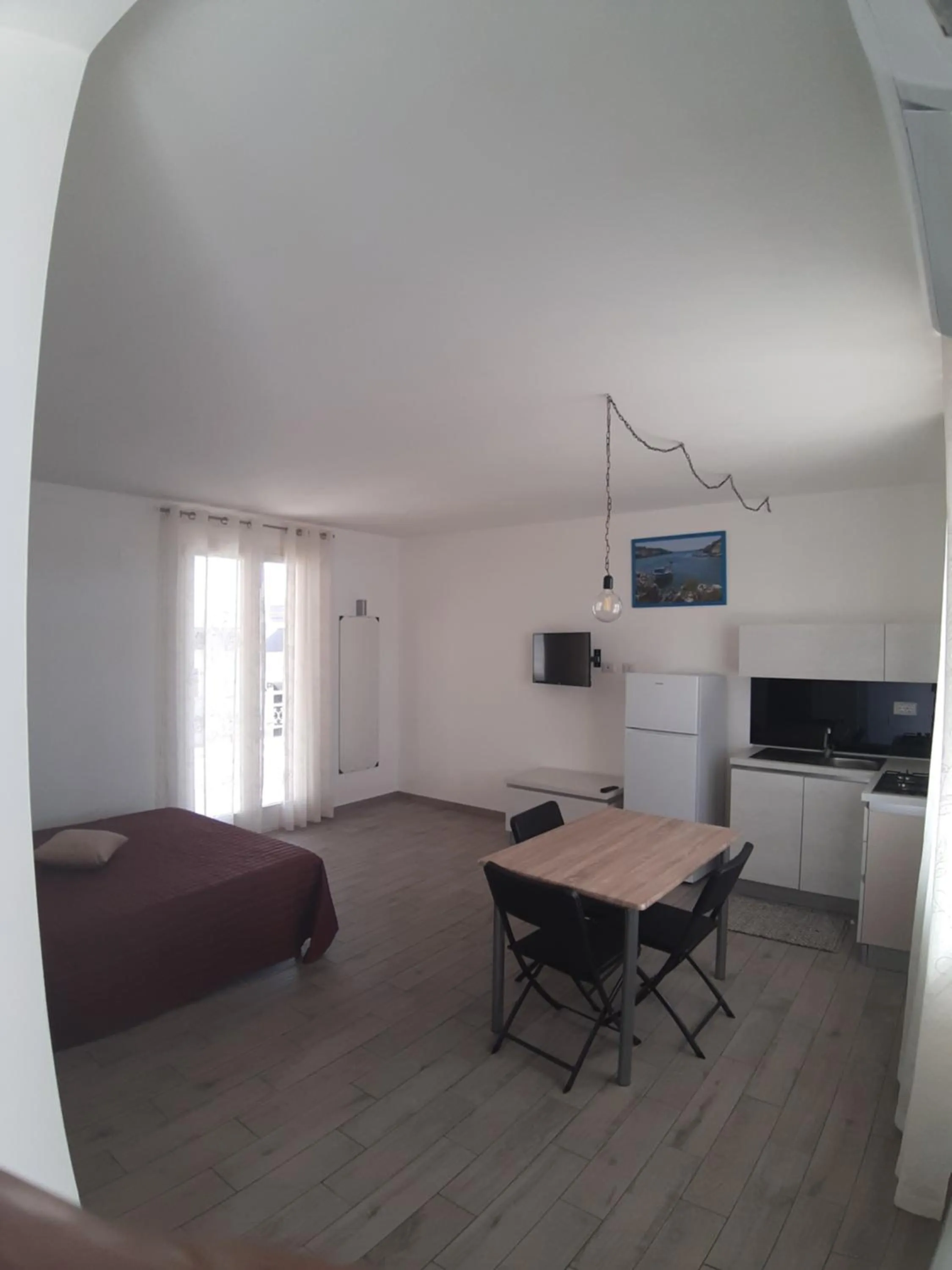 Photo of the whole room in aestatisdomus