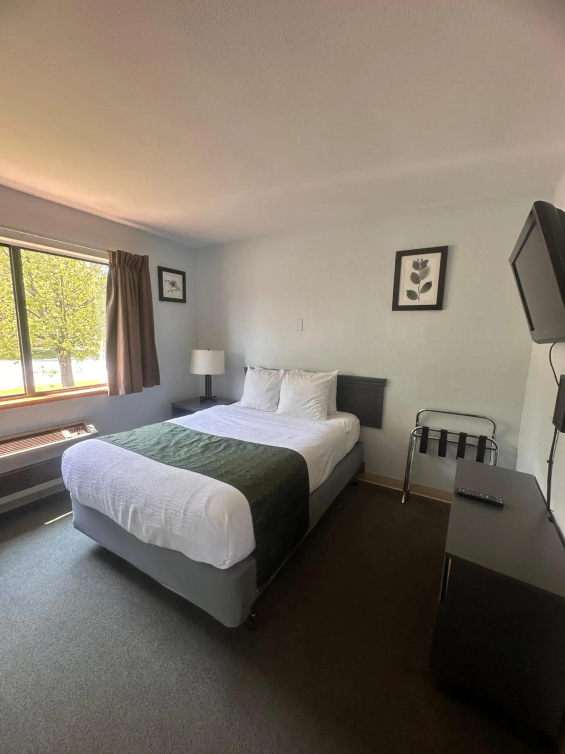 Suite in Pictured Rocks Inn and Suites Suite in Pictured Rocks Inn and Suites