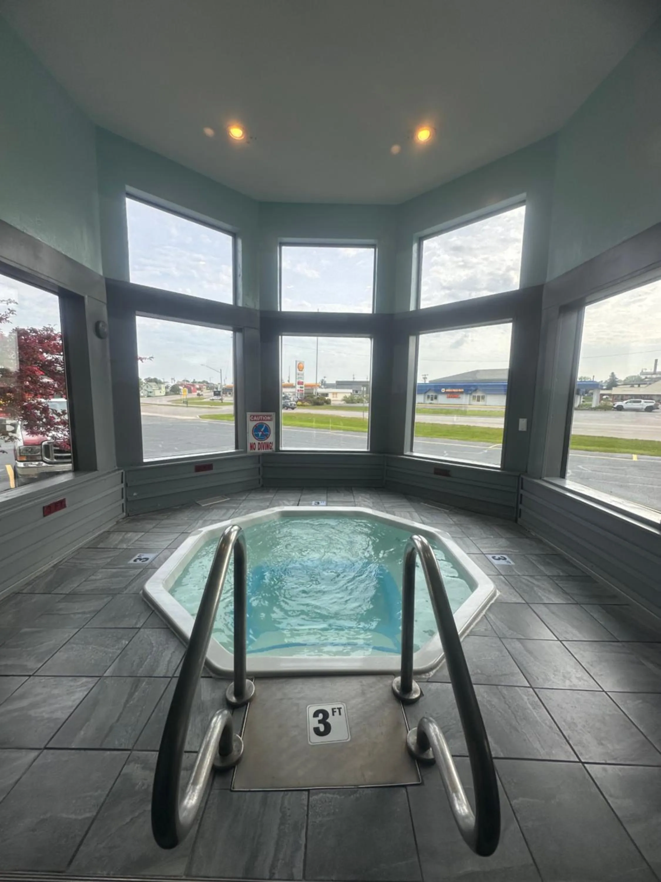 Pictured Rocks Inn and Suites