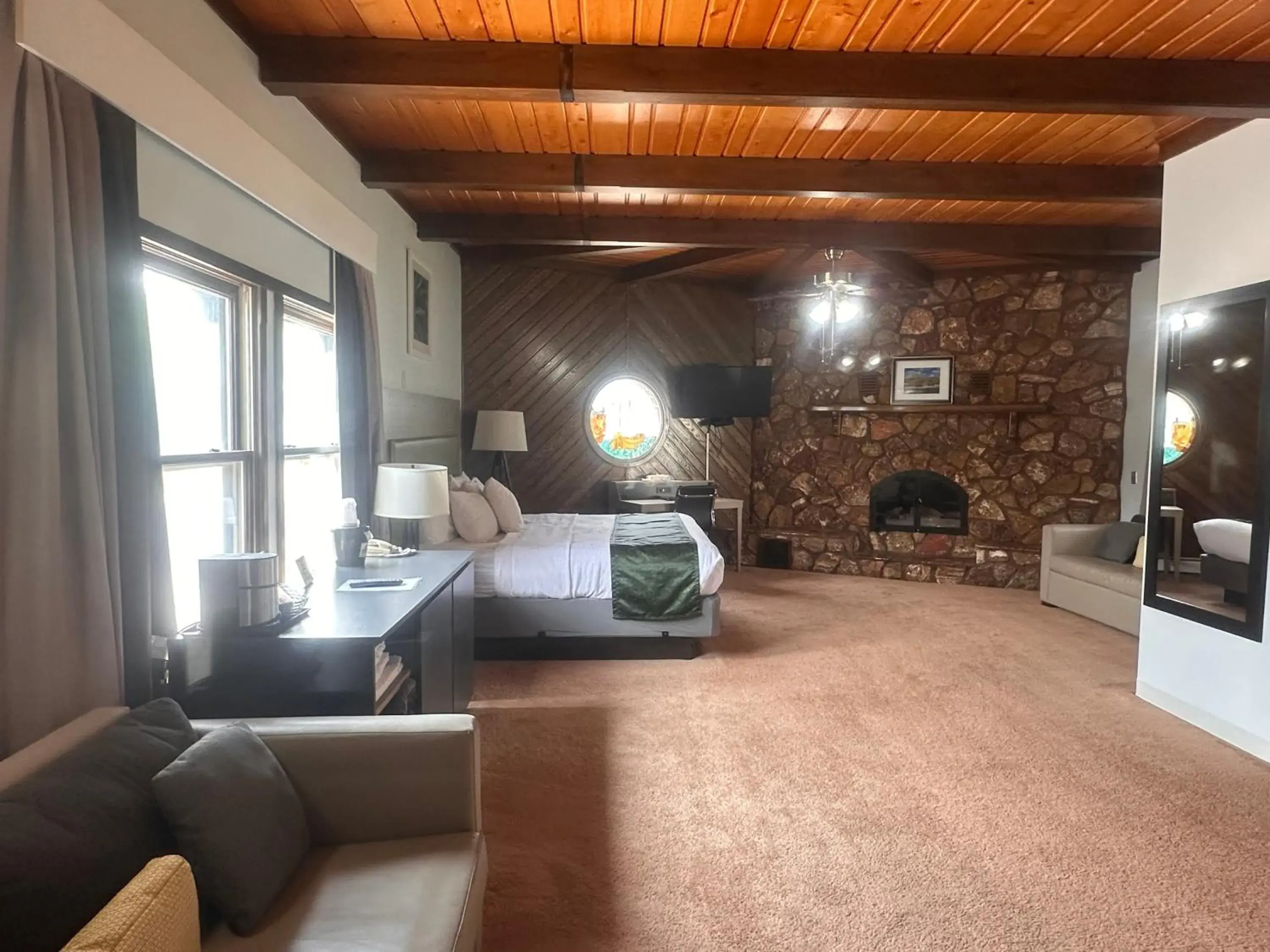 Pictured Rocks Inn and Suites Pictured Rocks Inn and Suites