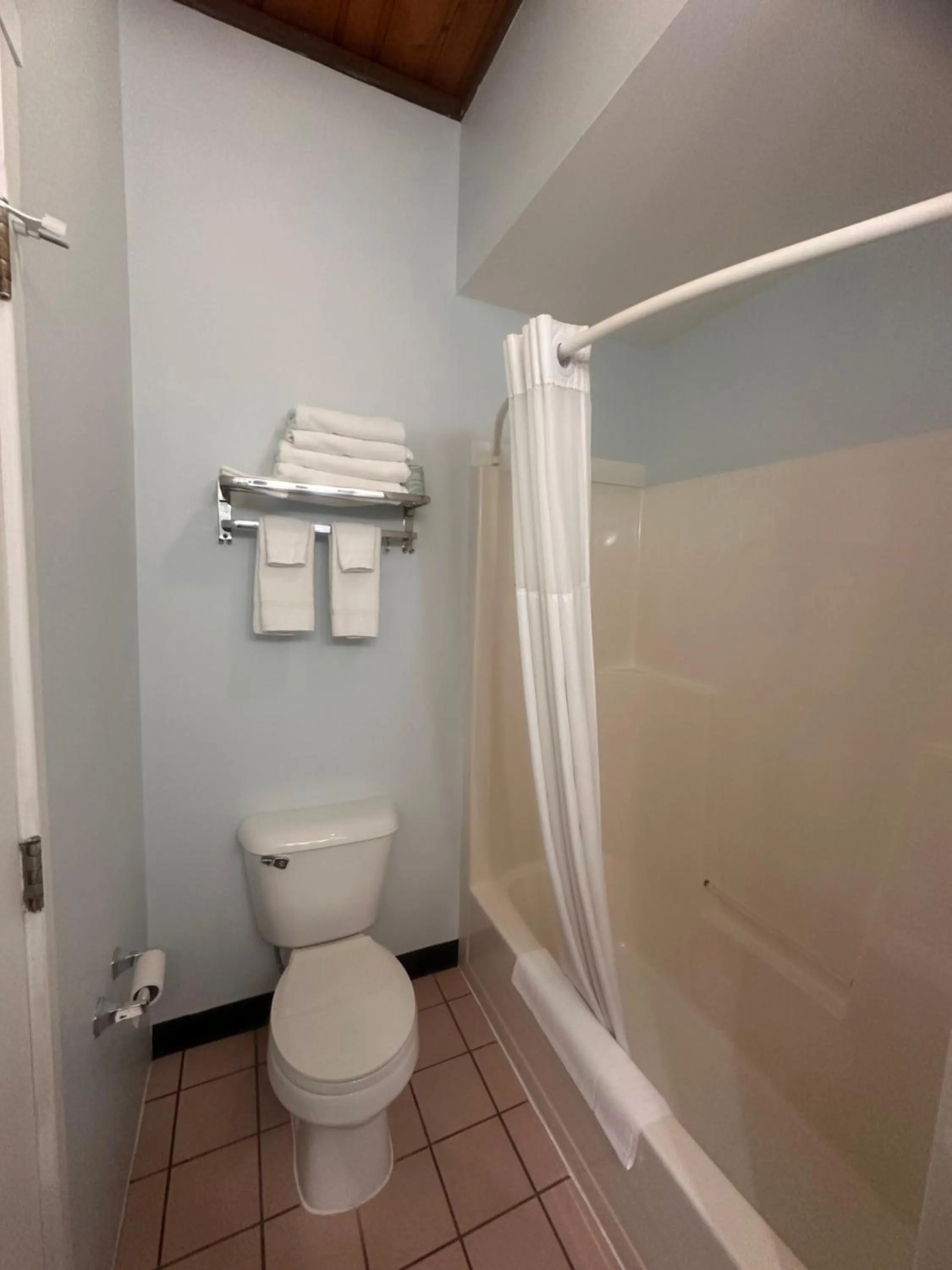 Pictured Rocks Inn and Suites