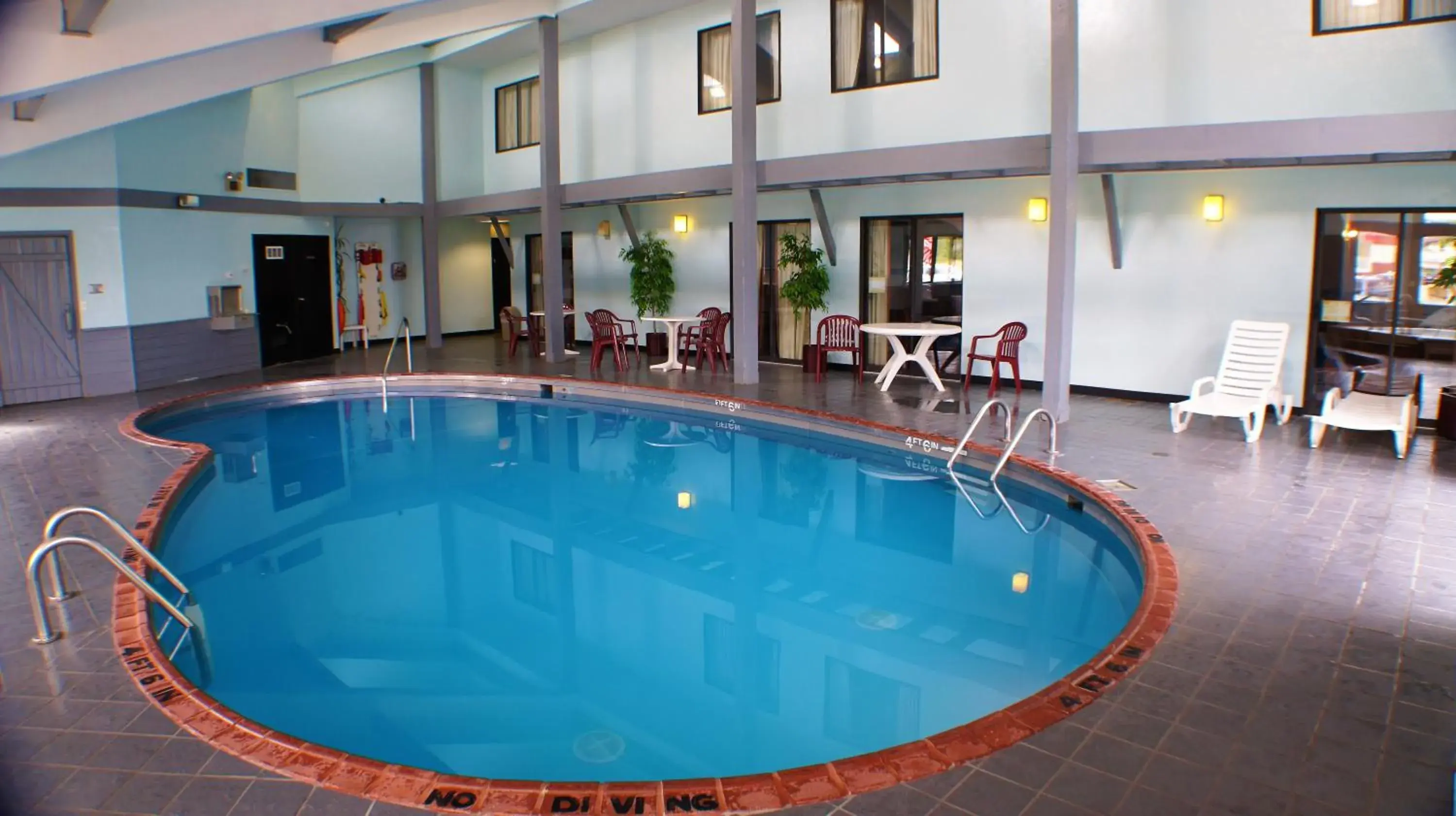 Swimming pool in Pictured Rocks Inn and Suites Swimming pool in Pictured Rocks Inn and Suites