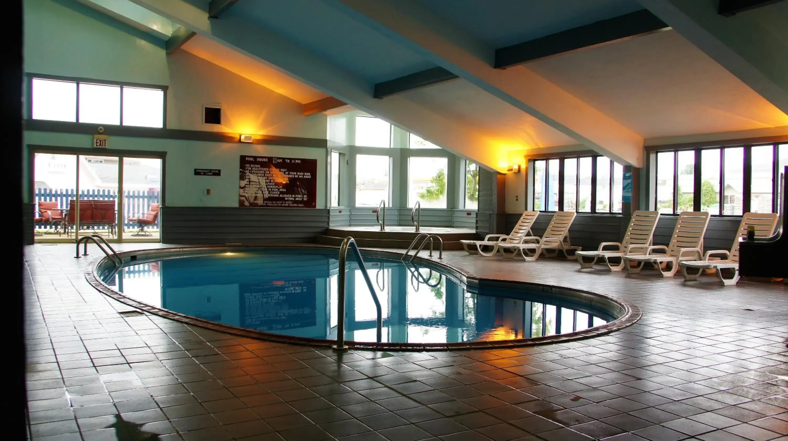 Swimming pool in Pictured Rocks Inn and Suites Swimming pool in Pictured Rocks Inn and Suites