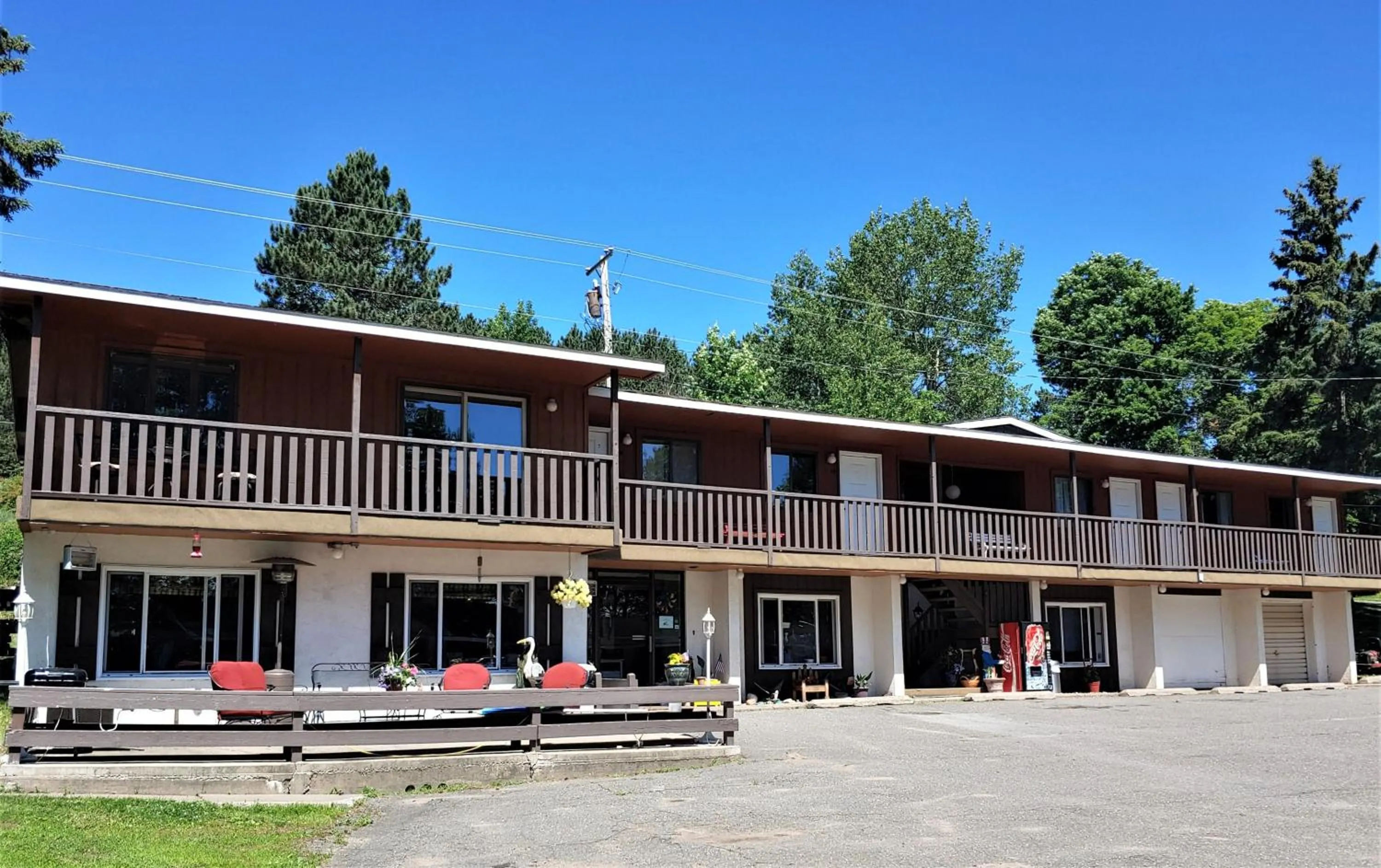 Lakeshore Motel Ice Lake