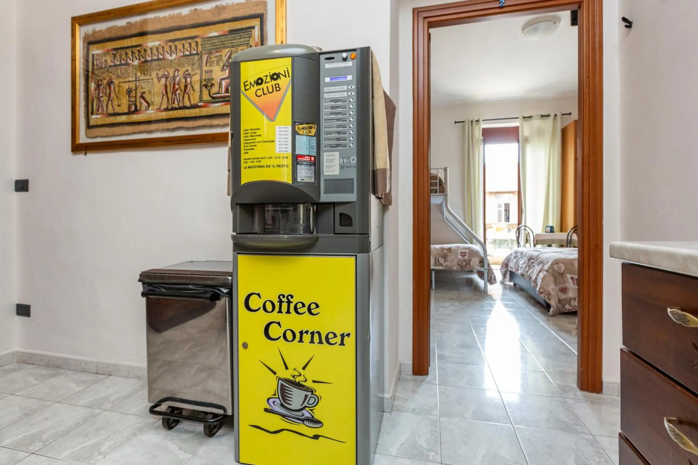 vending machine in Grotta di Rita