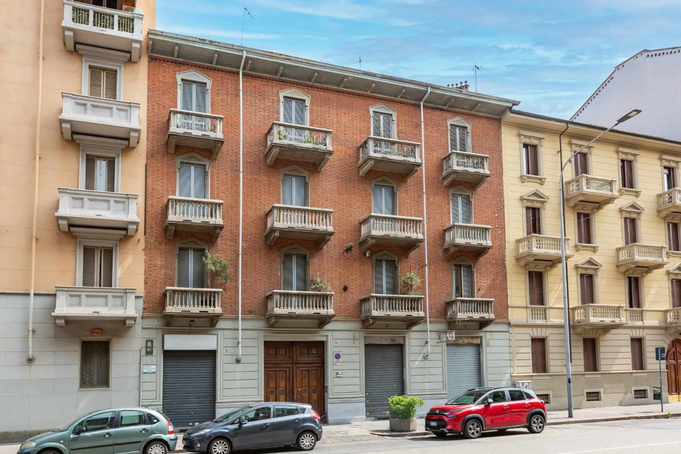 Property building in Grotta di Rita