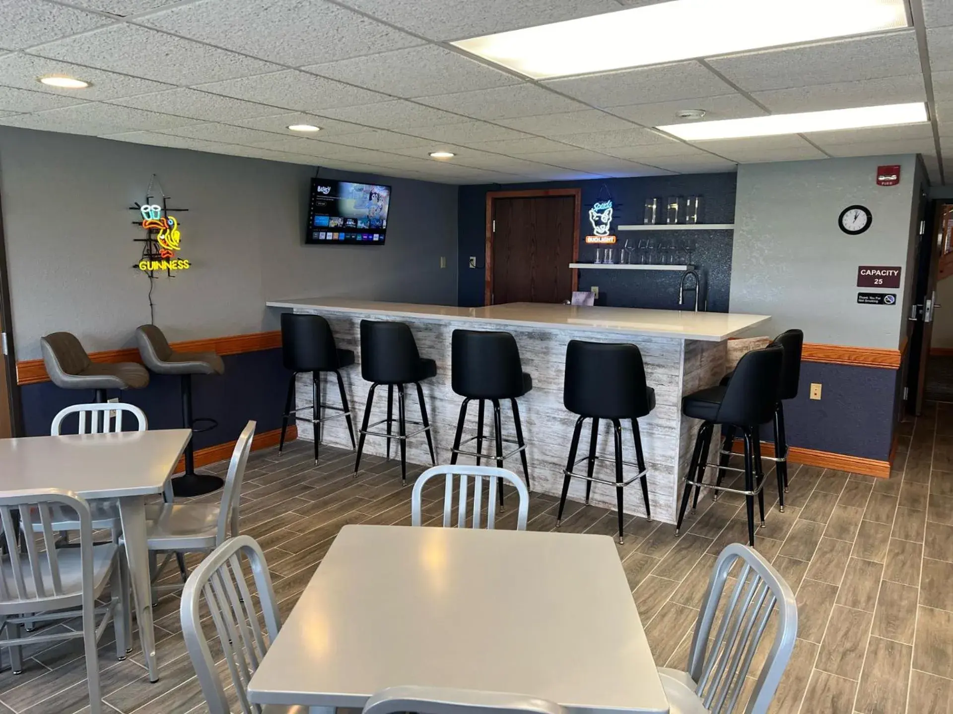 Property building in AmericInn by Wyndham Manitowoc Property building in AmericInn by Wyndham Manitowoc