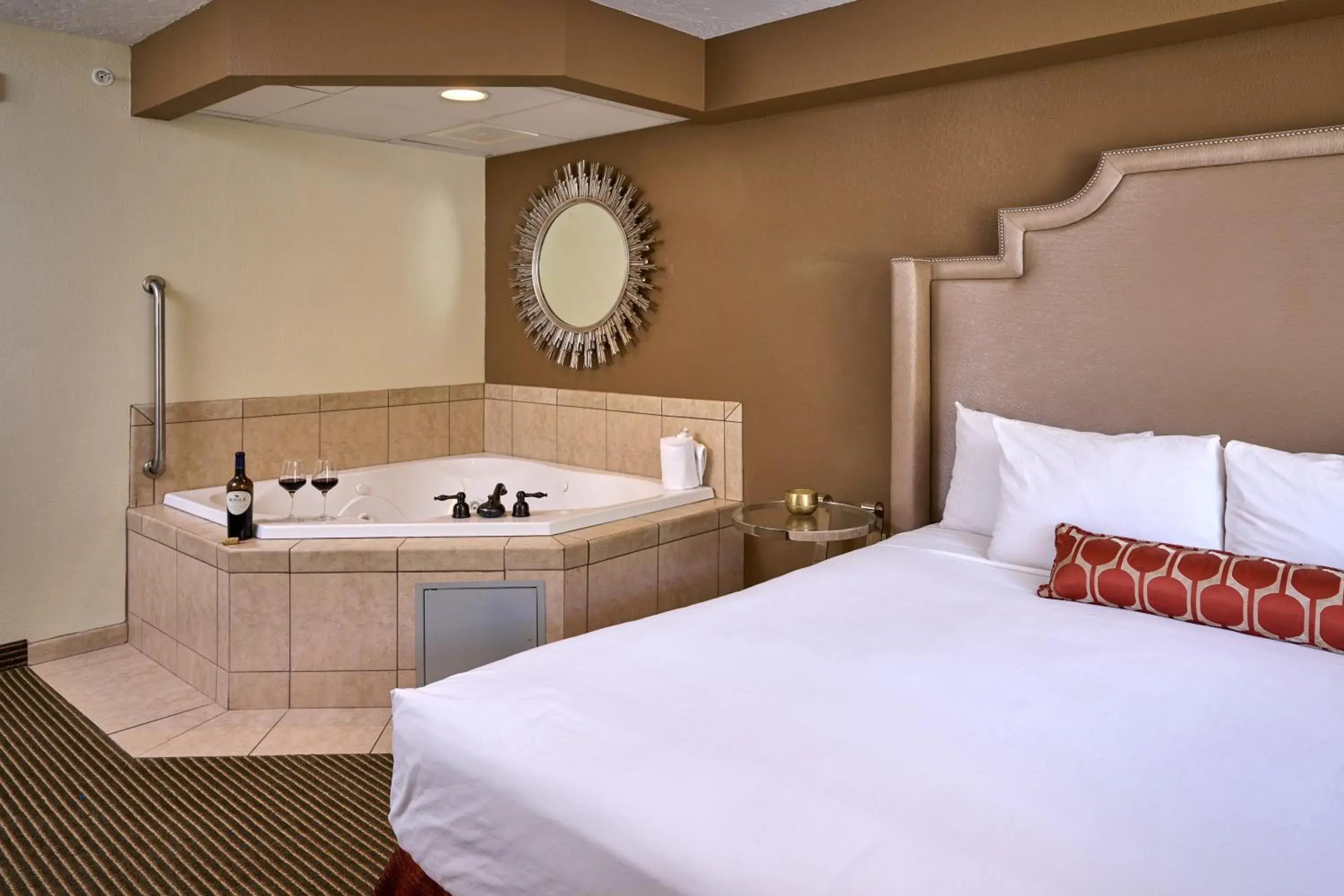 King Studio Suite with Roll-In Shower - Mobility Accessible/Non-Smoking in Mountain Valley Lodge Hailey Sun Valley King Studio Suite with Roll-In Shower - Mobility Accessible/Non-Smoking in Mountain Valley Lodge Hailey Sun Valley