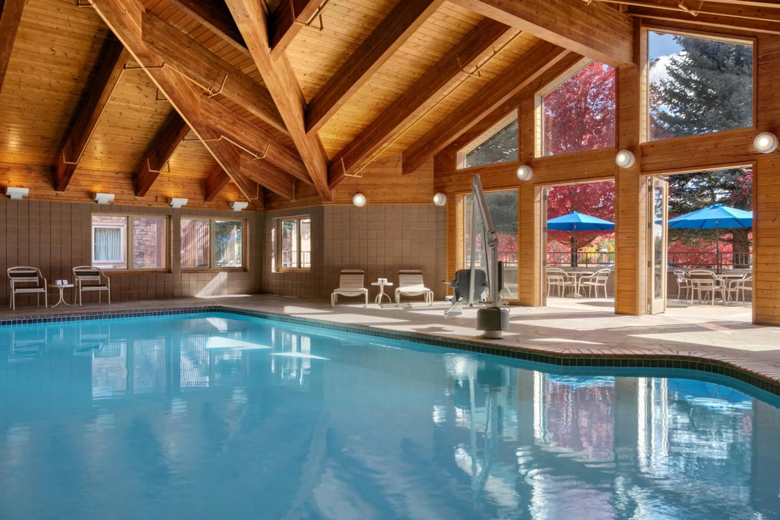 Swimming pool in Mountain Valley Lodge Hailey Sun Valley