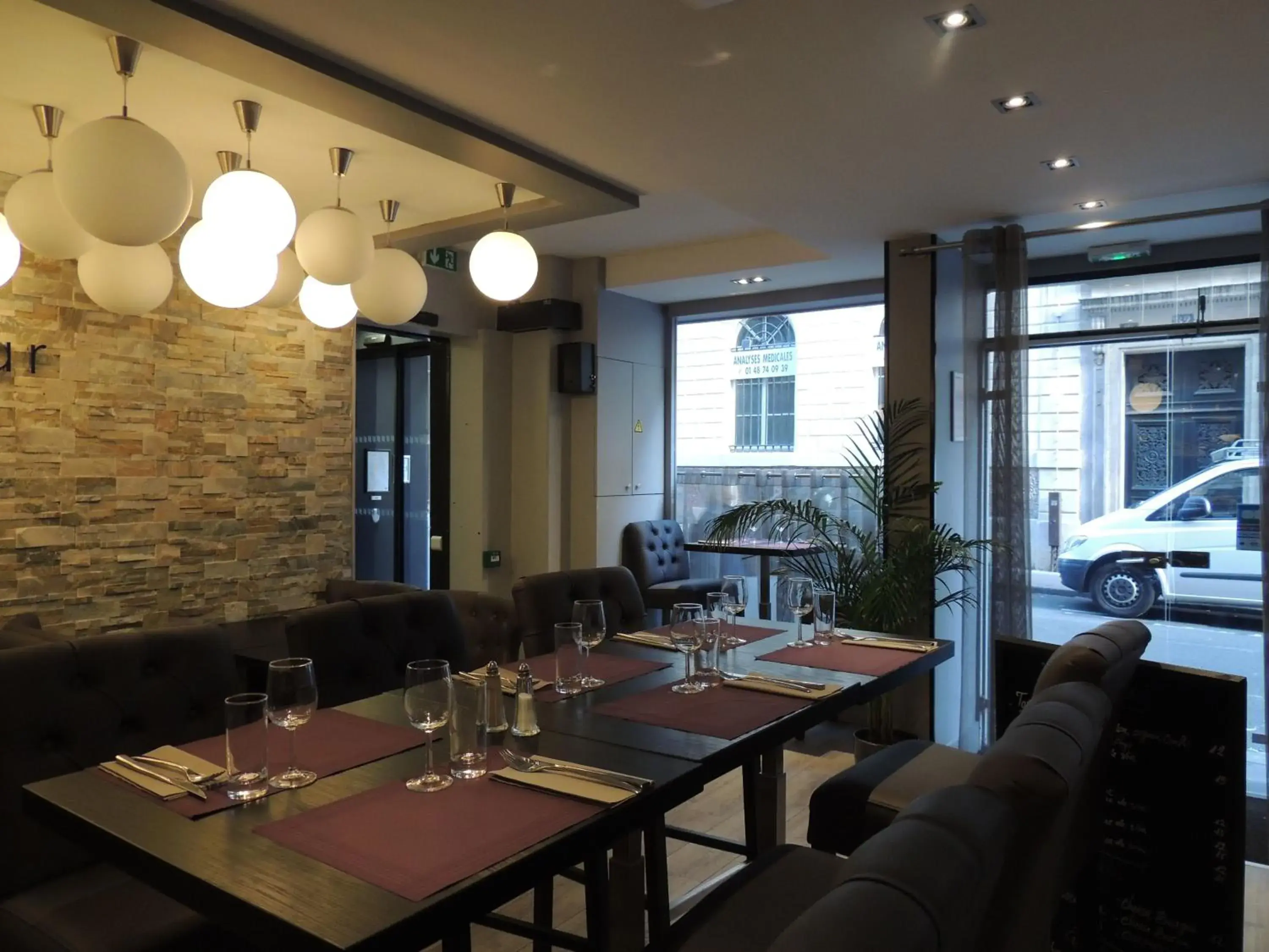 Restaurant/places to eat in Hôtel Eden Opéra Restaurant/places to eat in Hôtel Eden Opéra