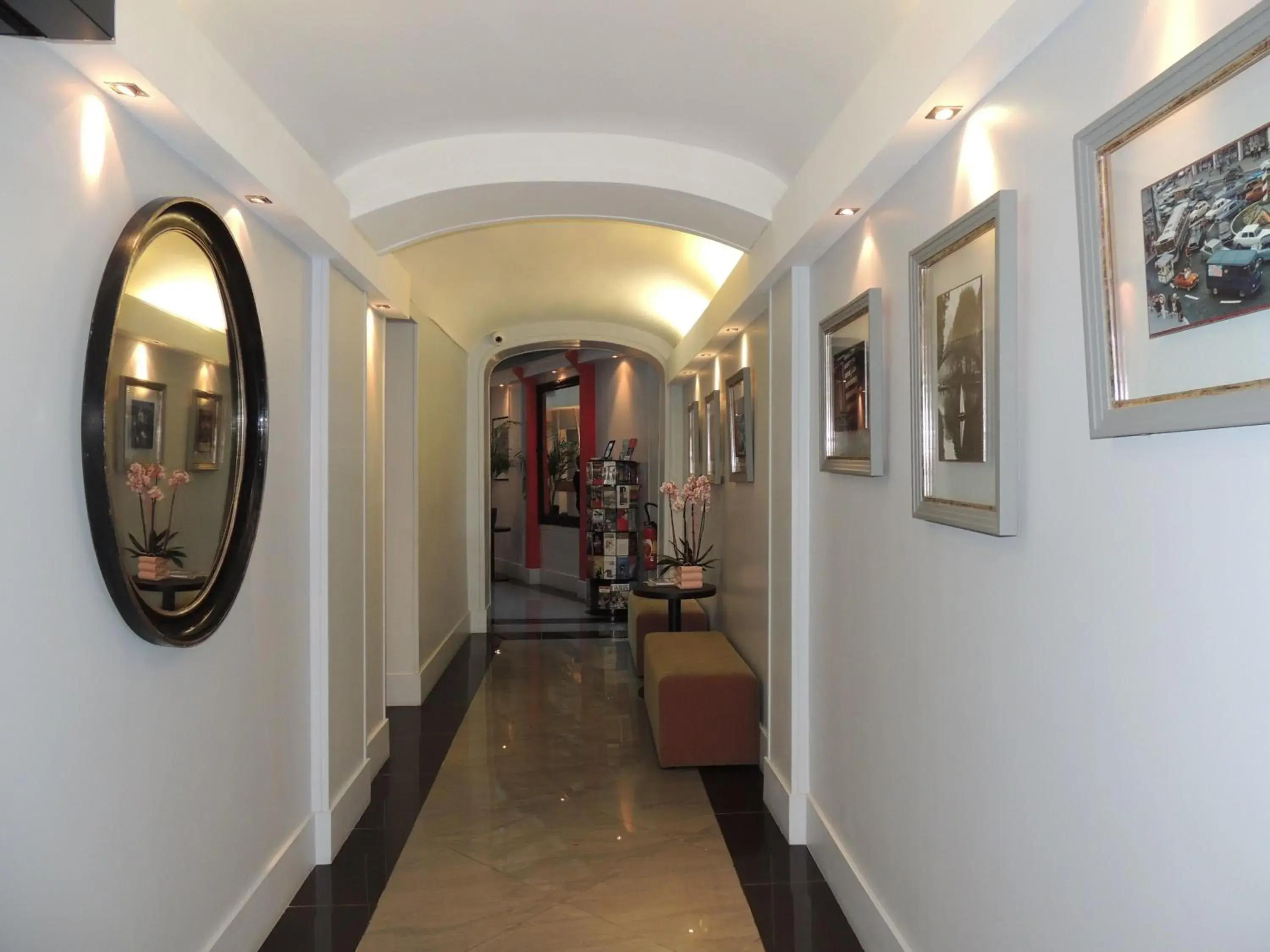 Lobby or reception in Hôtel Eden Opéra Lobby or reception in Hôtel Eden Opéra