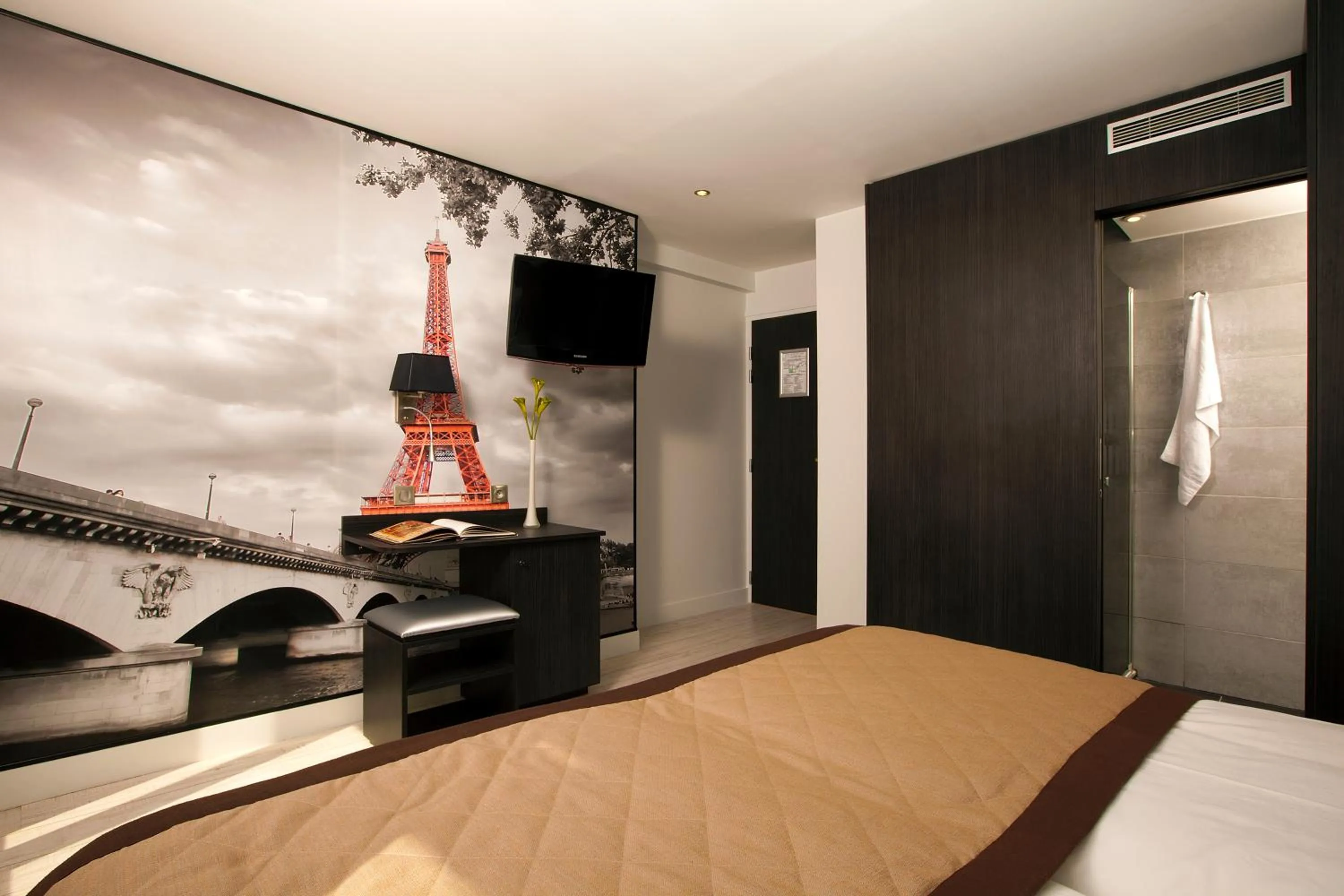 Bed in Hôtel Eden Opéra