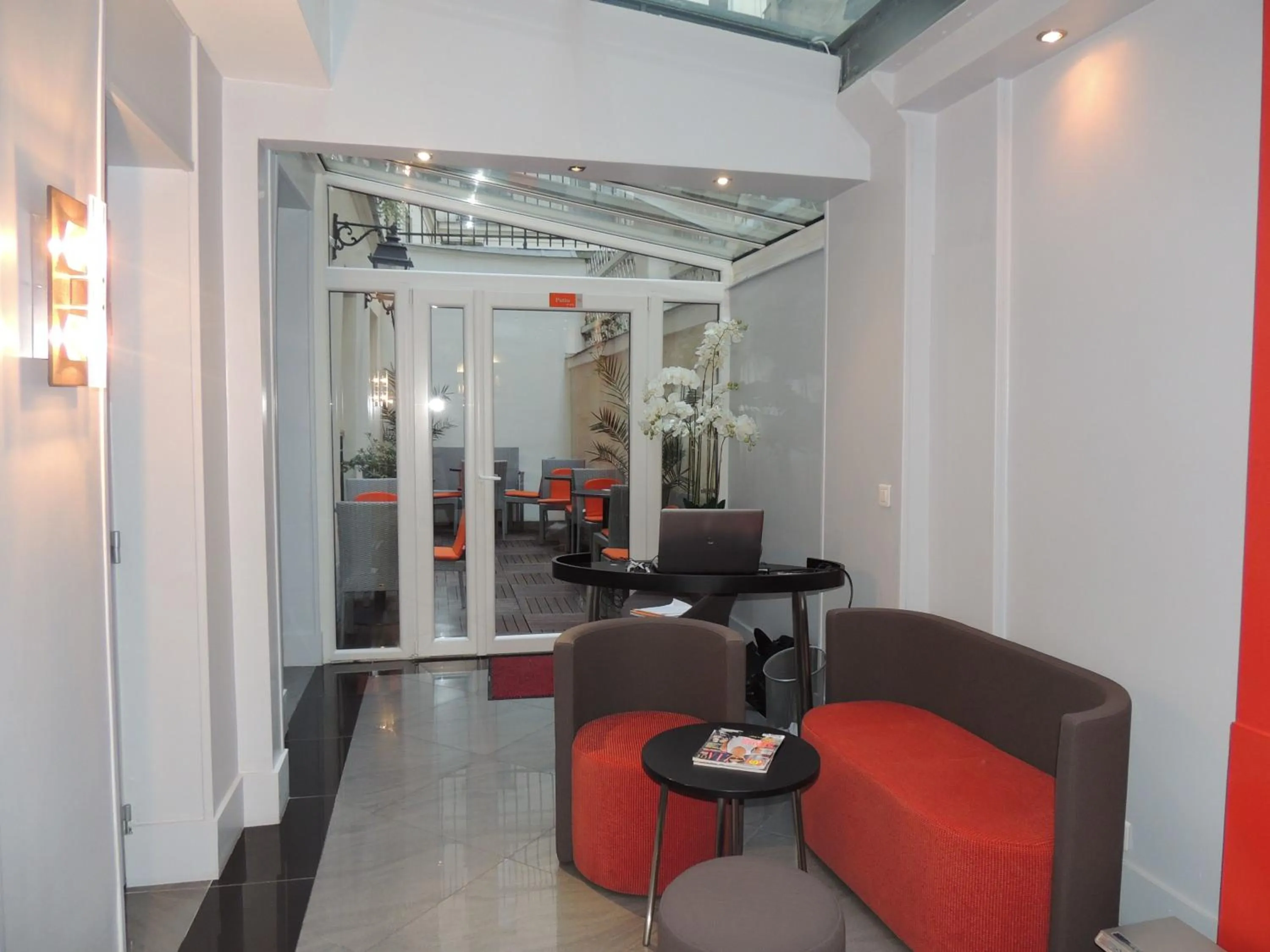 Lobby or reception in Hôtel Eden Opéra