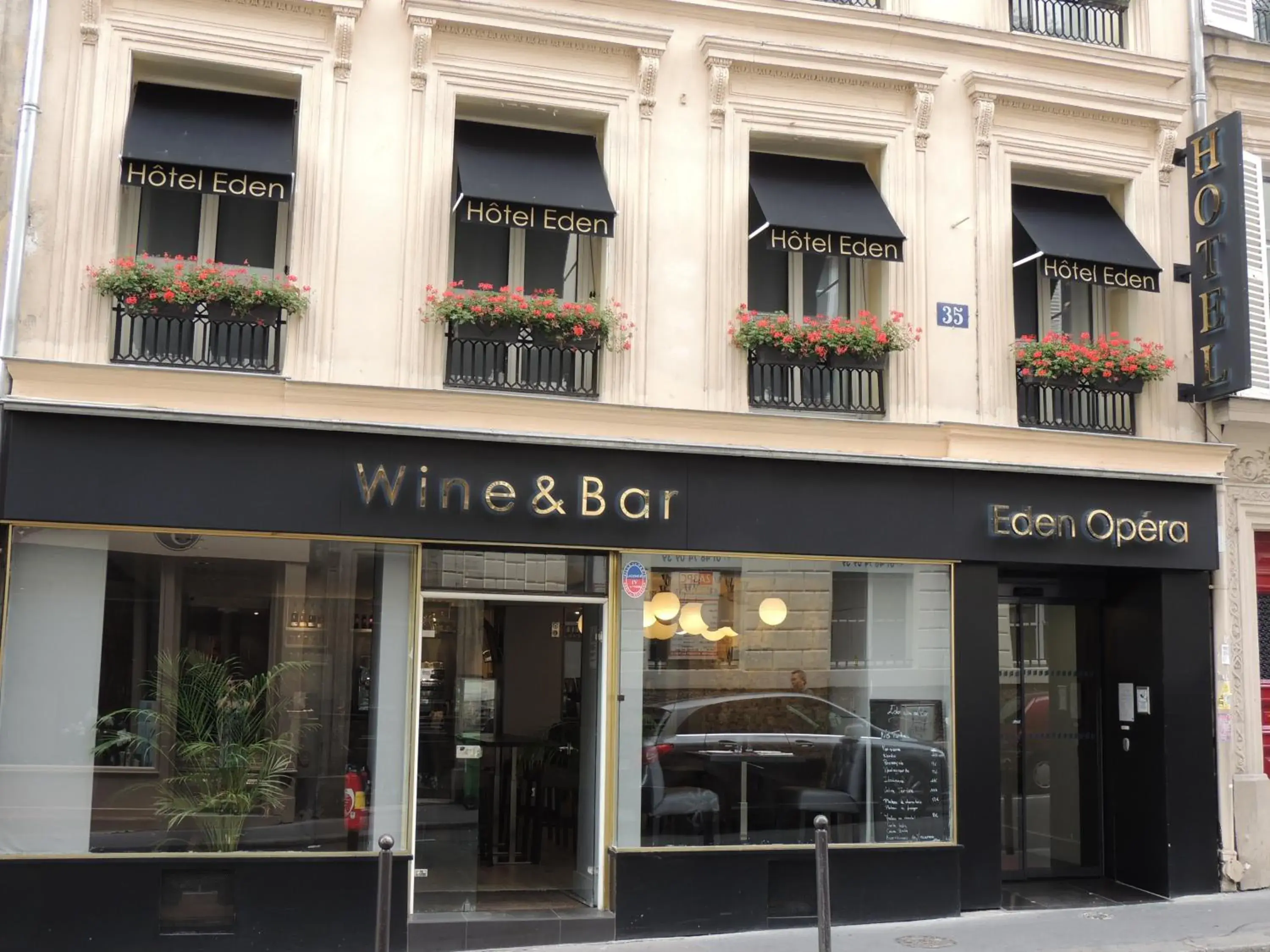 Facade/entrance in Hôtel Eden Opéra Facade/entrance in Hôtel Eden Opéra