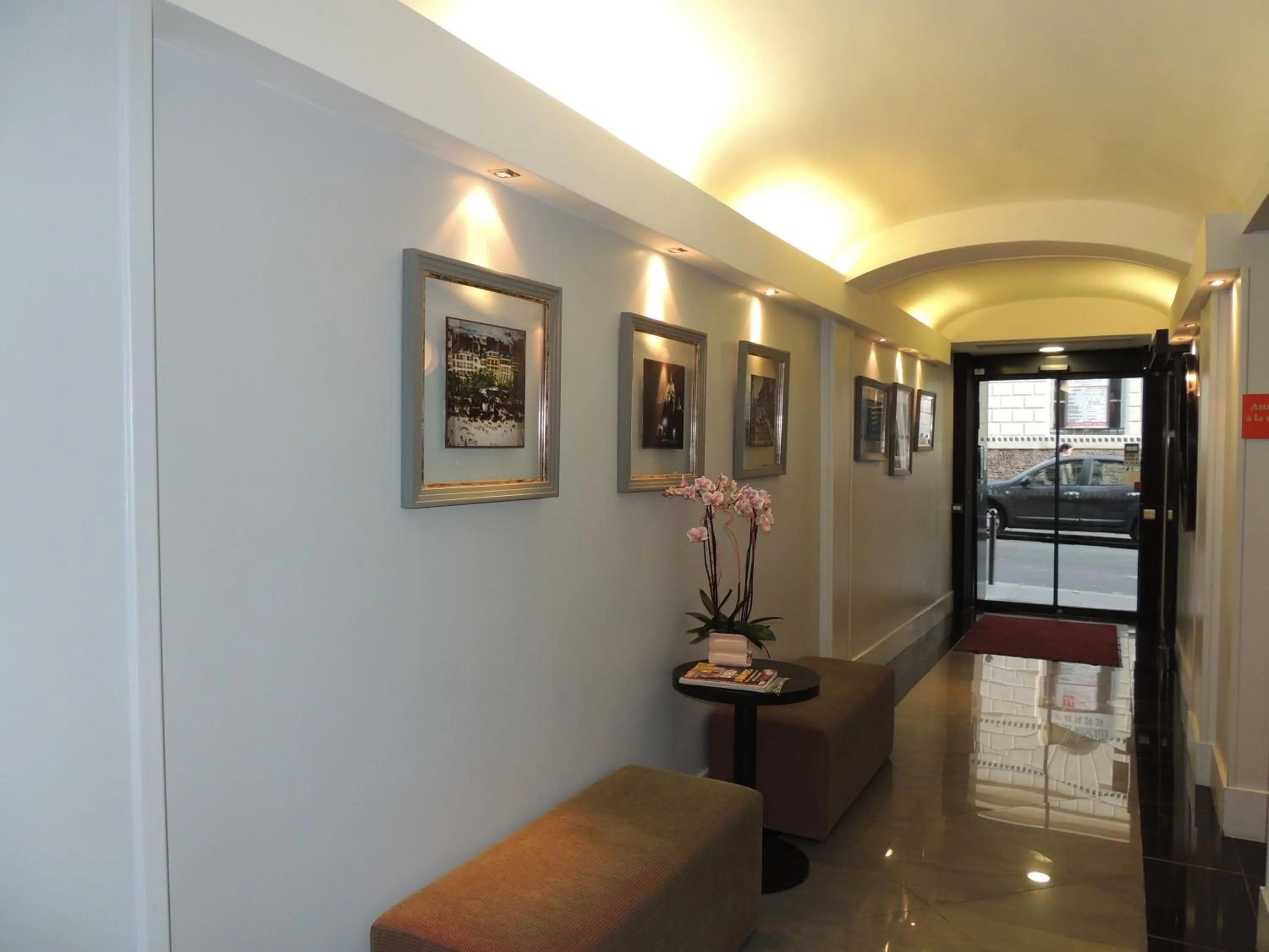 Lobby or reception in Hôtel Eden Opéra