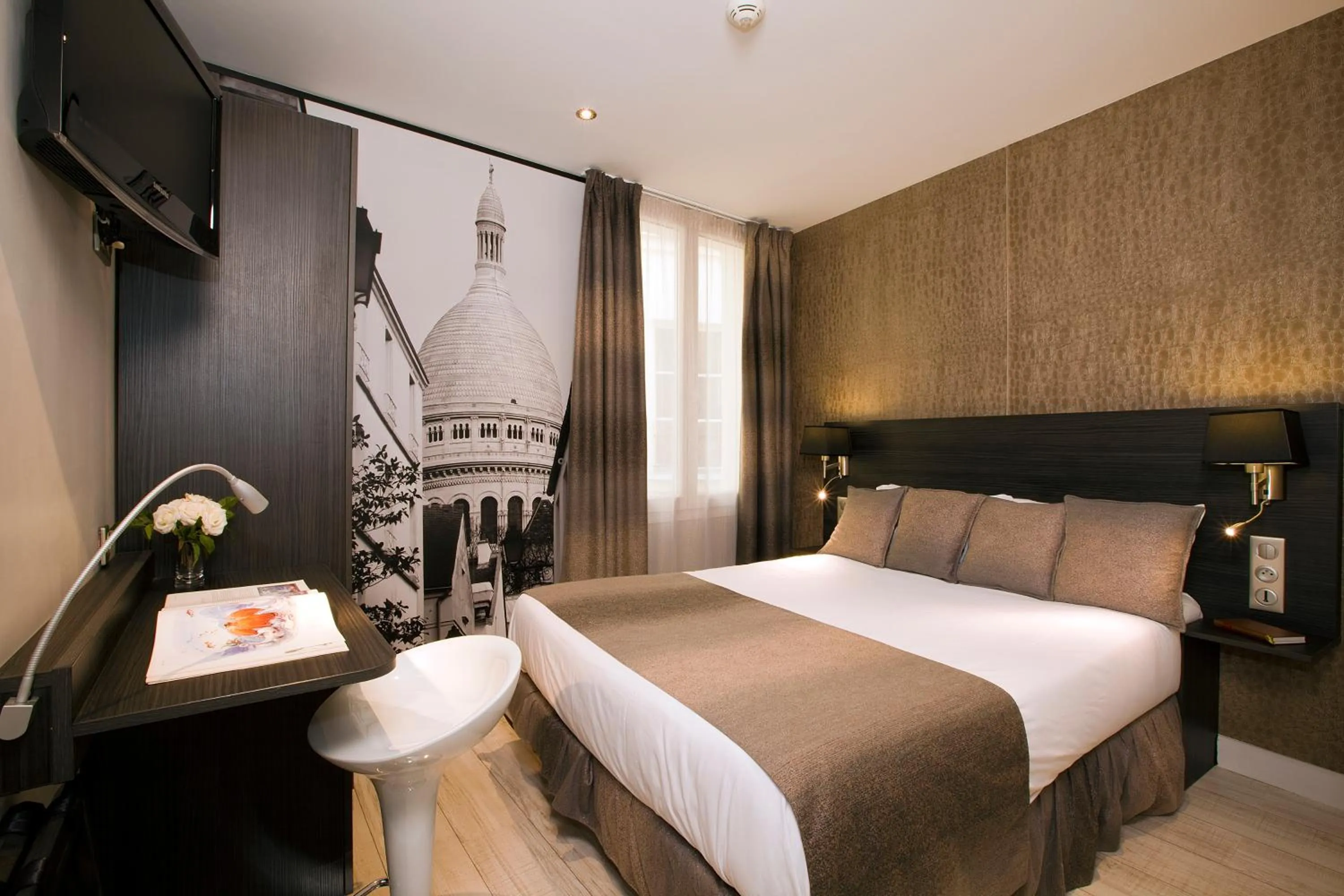 Bed in Hôtel Eden Opéra