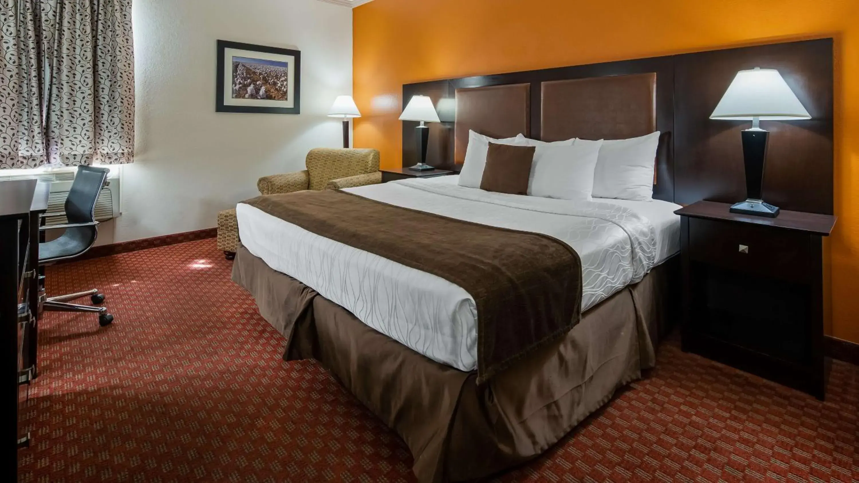 Photo of the whole room, Bed in Best Windsor Inn Photo of the whole room, Bed in Best Windsor Inn