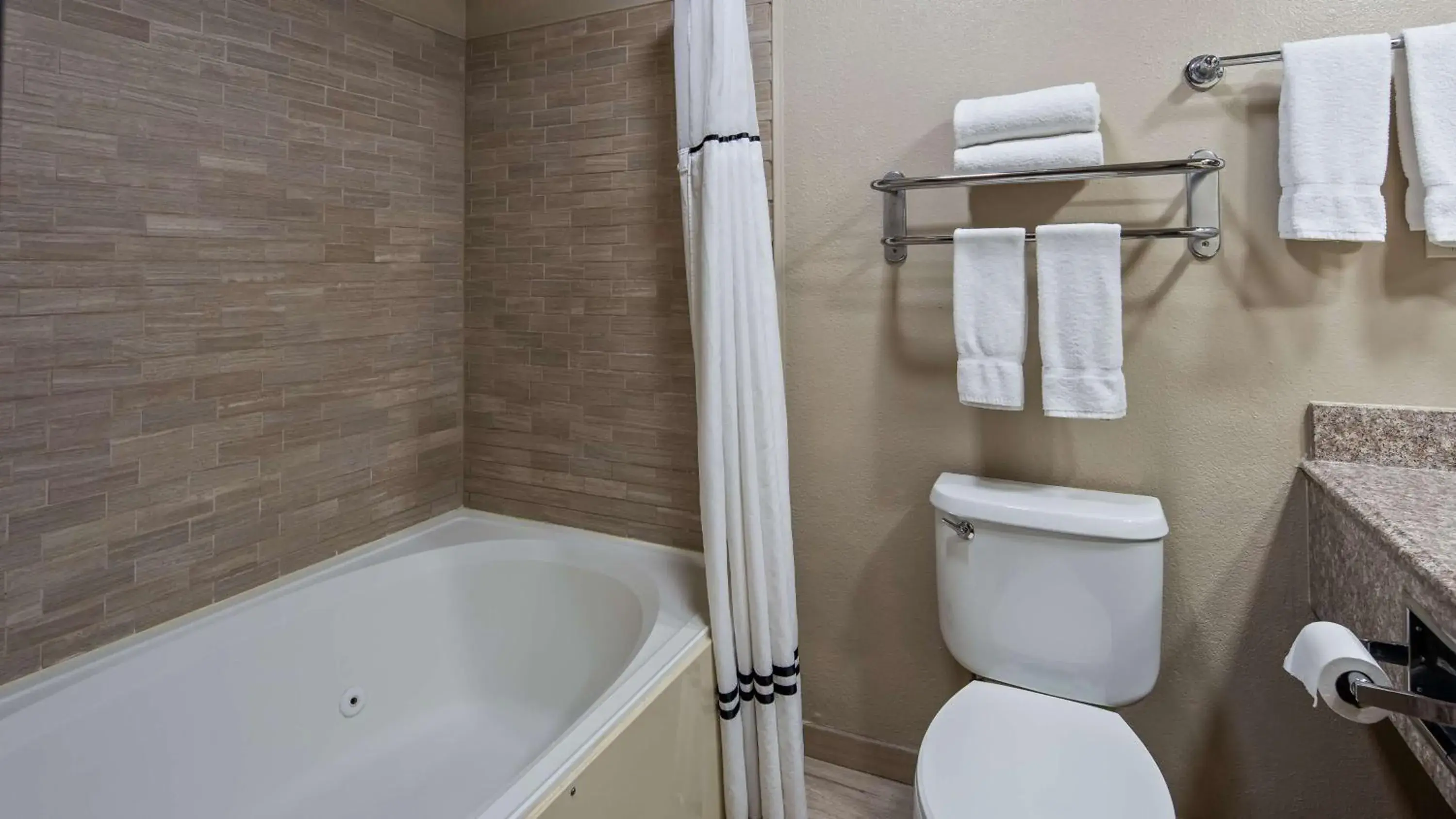 King Room - Disability Access in Best Windsor Inn King Room - Disability Access in Best Windsor Inn