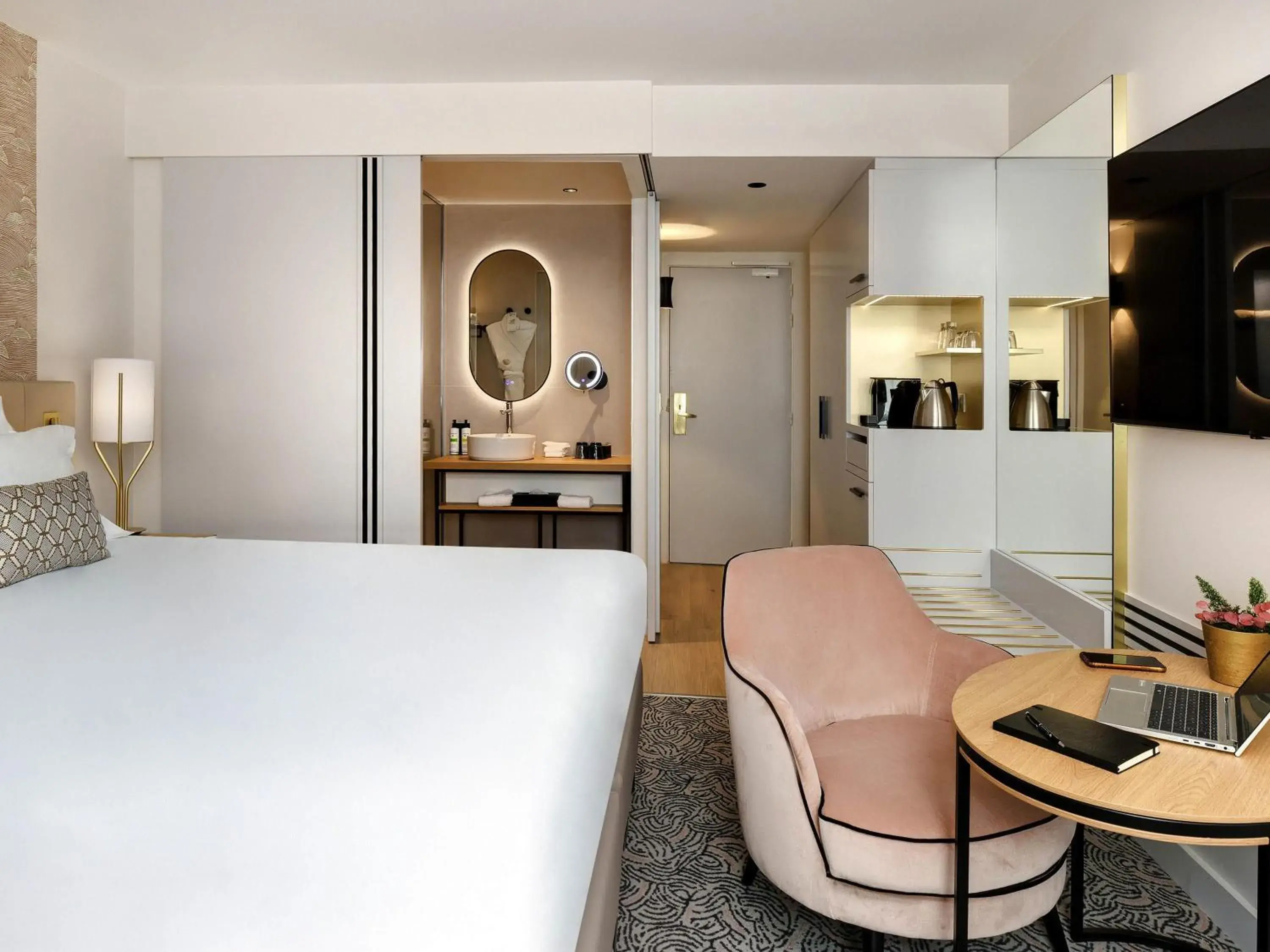 Bedroom, Bed in Pullman La Pléiade Montpellier Centre Bedroom, Bed in Pullman La Pléiade Montpellier Centre