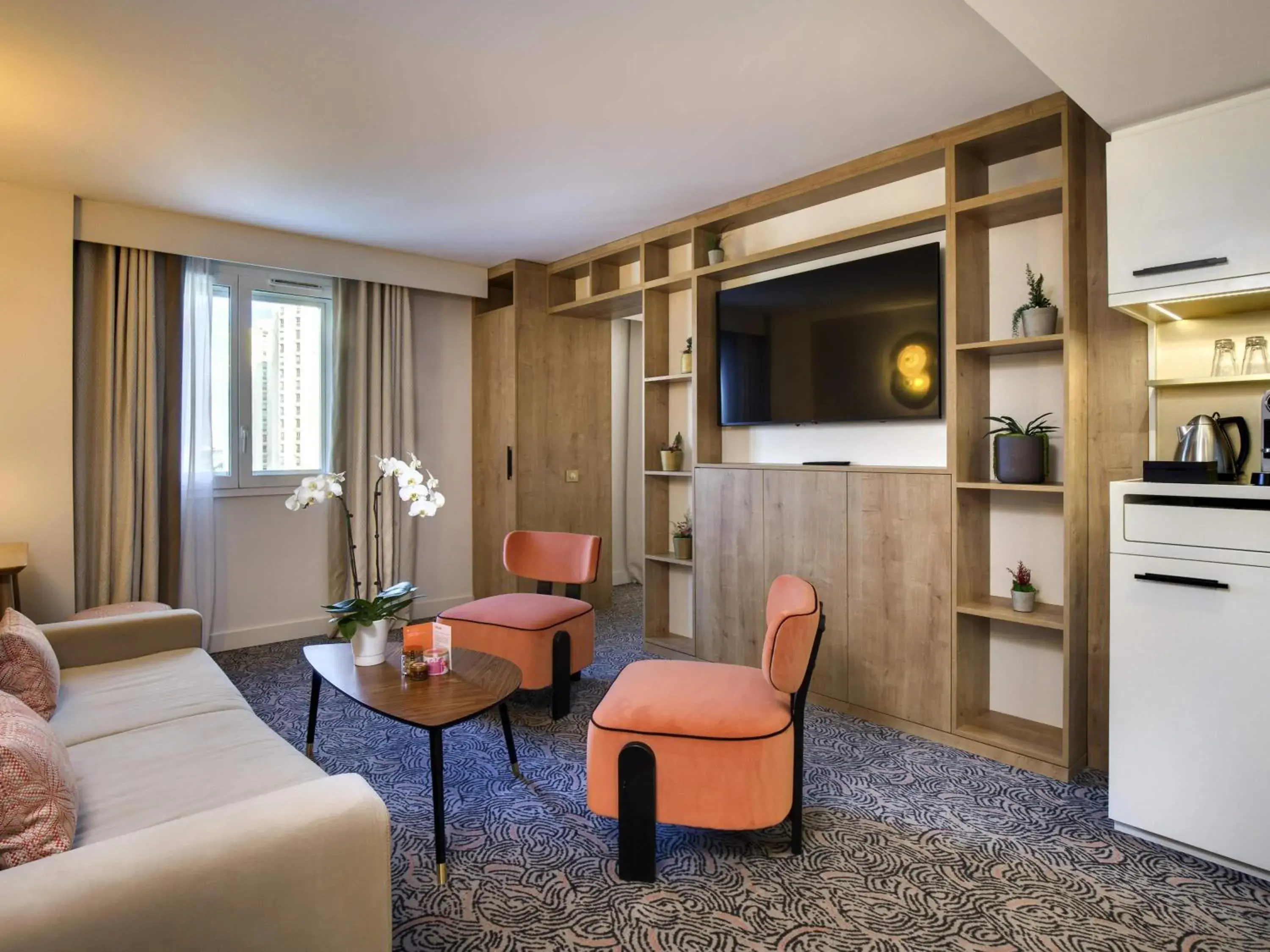 Deluxe King Suite with Sofa Bed in Pullman La Pléiade Montpellier Centre Deluxe King Suite with Sofa Bed in Pullman La Pléiade Montpellier Centre