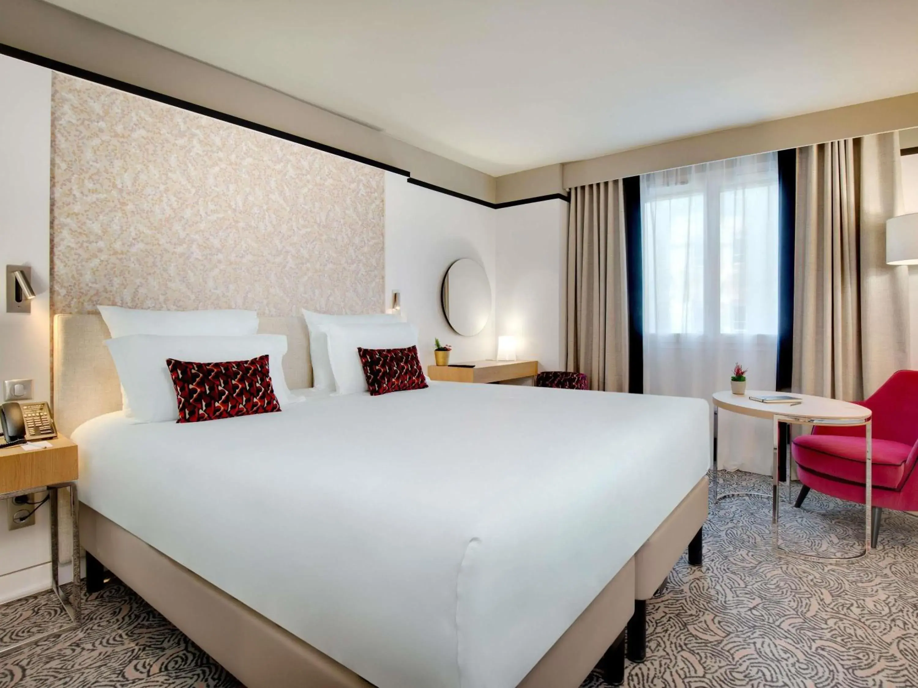 Bedroom, Bed in Pullman La Pléiade Montpellier Centre Bedroom, Bed in Pullman La Pléiade Montpellier Centre