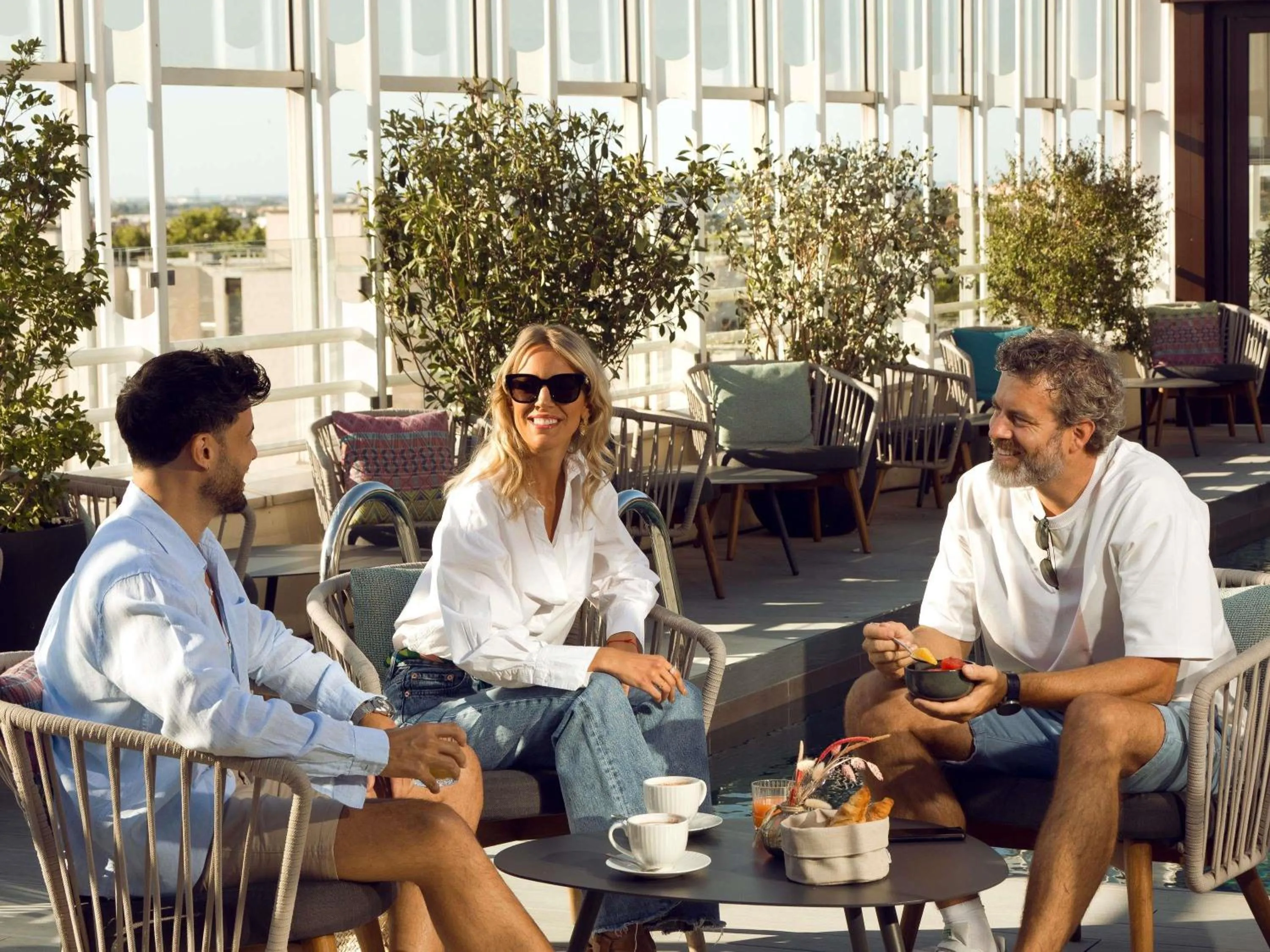 Lounge or bar in Pullman La Pléiade Montpellier Centre