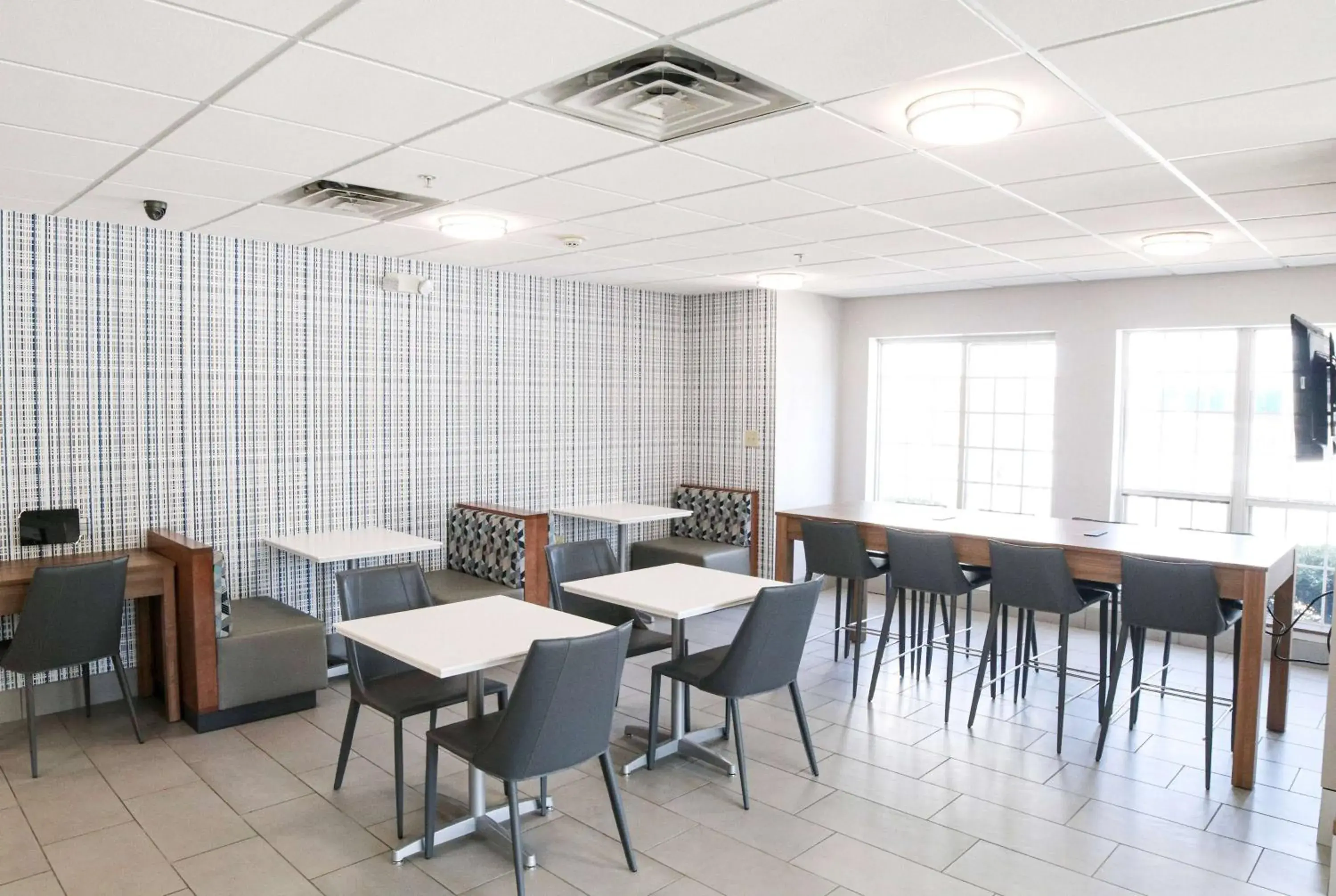 Lobby or reception in Microtel Inn & Suites by Wyndham Charlotte/Northlake Lobby or reception in Microtel Inn & Suites by Wyndham Charlotte/Northlake