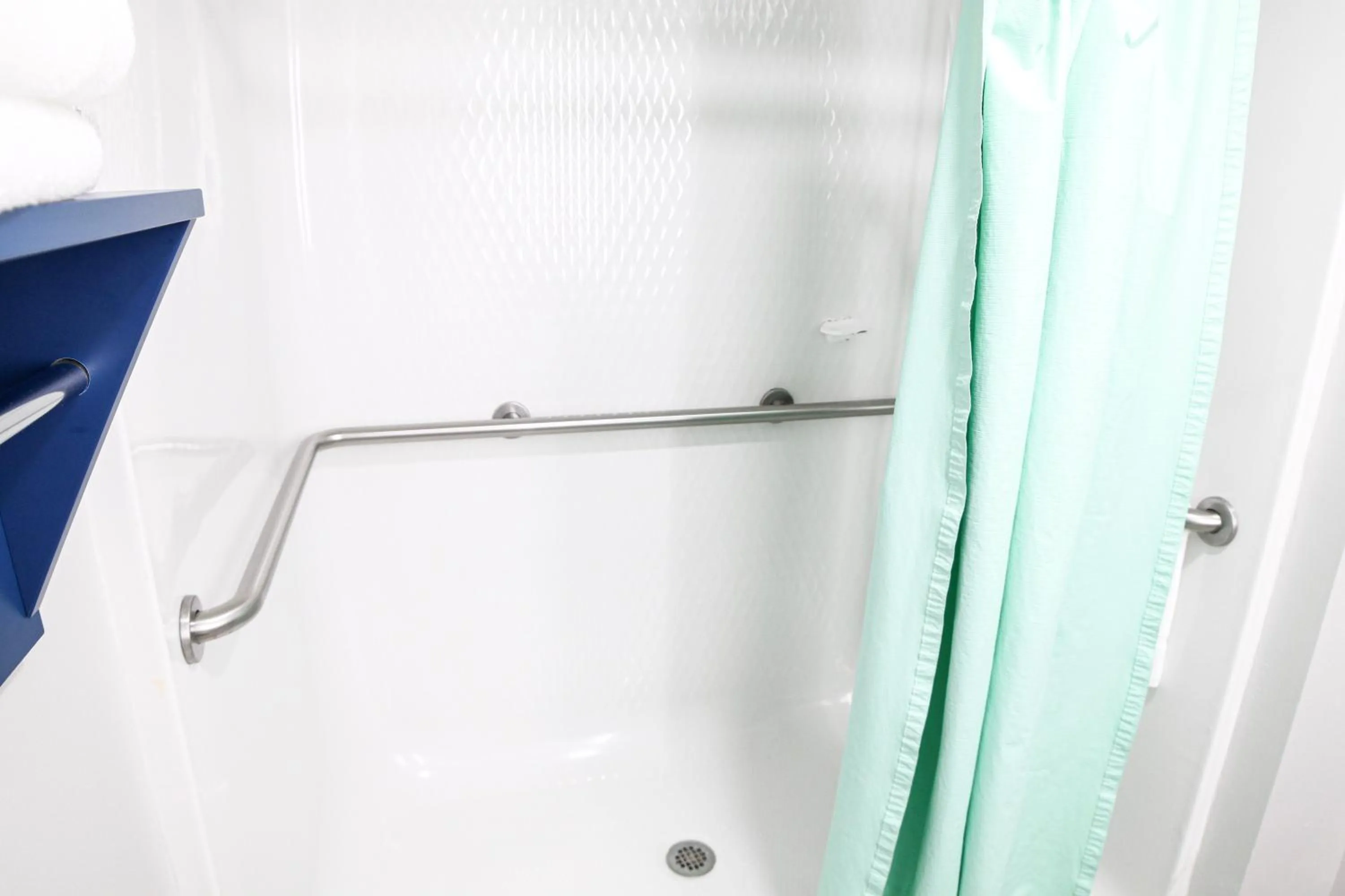 Bathroom in Microtel Inn & Suites by Wyndham Charlotte/Northlake