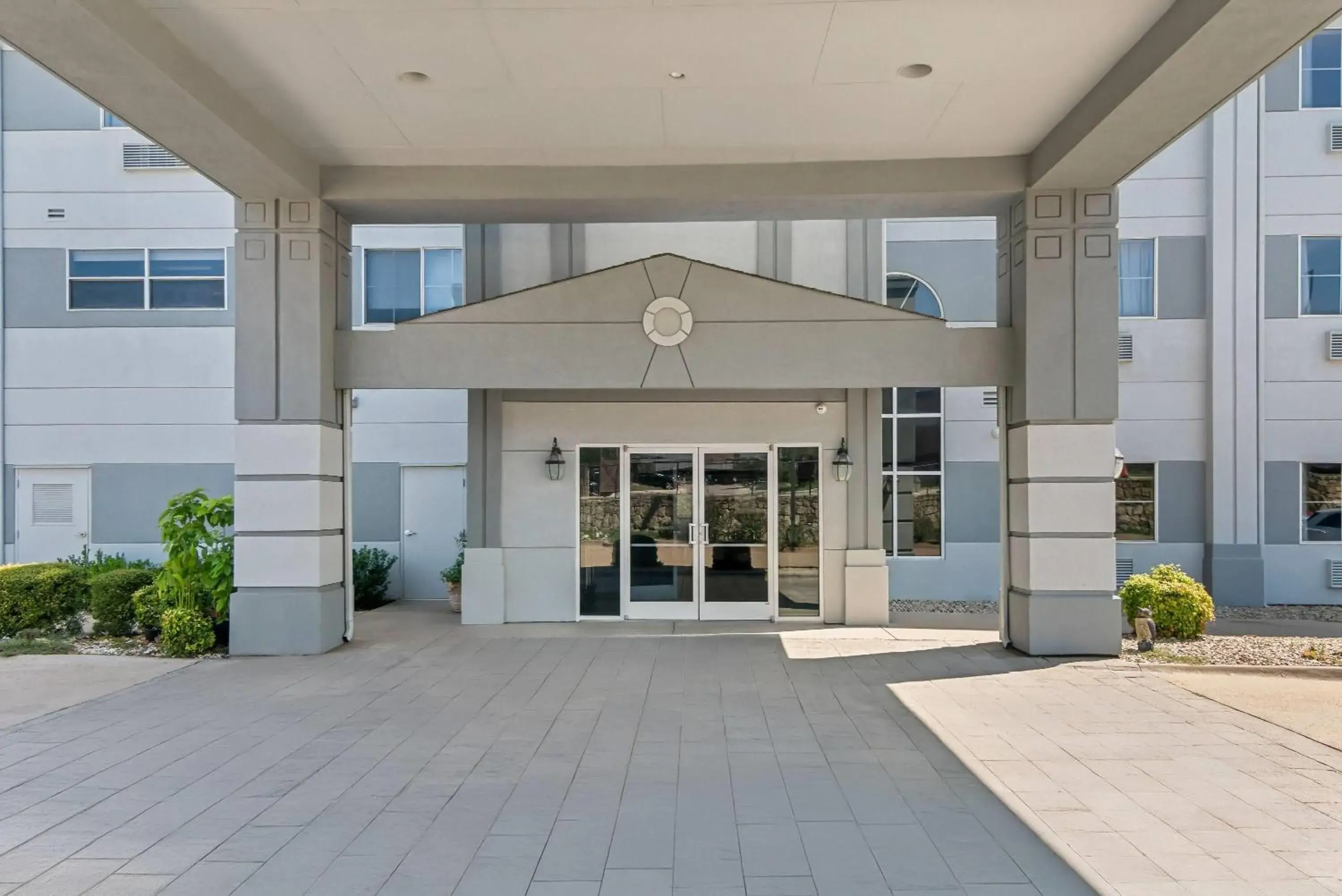 Property building in Super 8 by Wyndham Weatherford Property building in Super 8 by Wyndham Weatherford