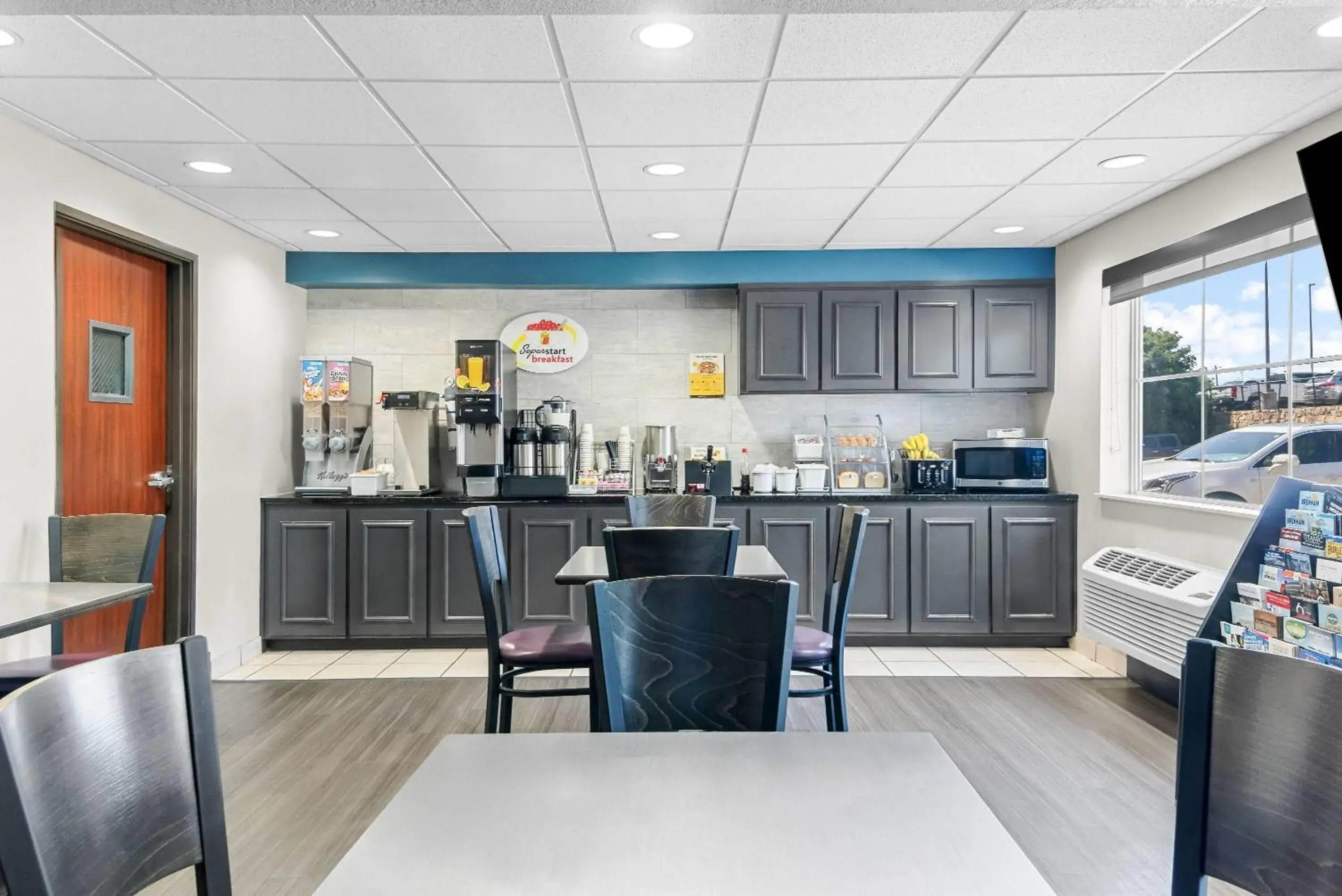 Restaurant/places to eat in Super 8 by Wyndham Weatherford Restaurant/places to eat in Super 8 by Wyndham Weatherford