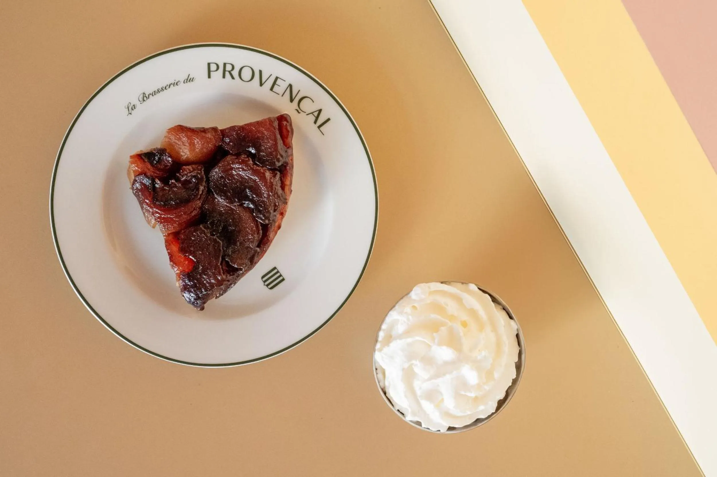 Restaurant/places to eat in Hôtel Le Provençal - Rénové en 2025 - Bord de Mer