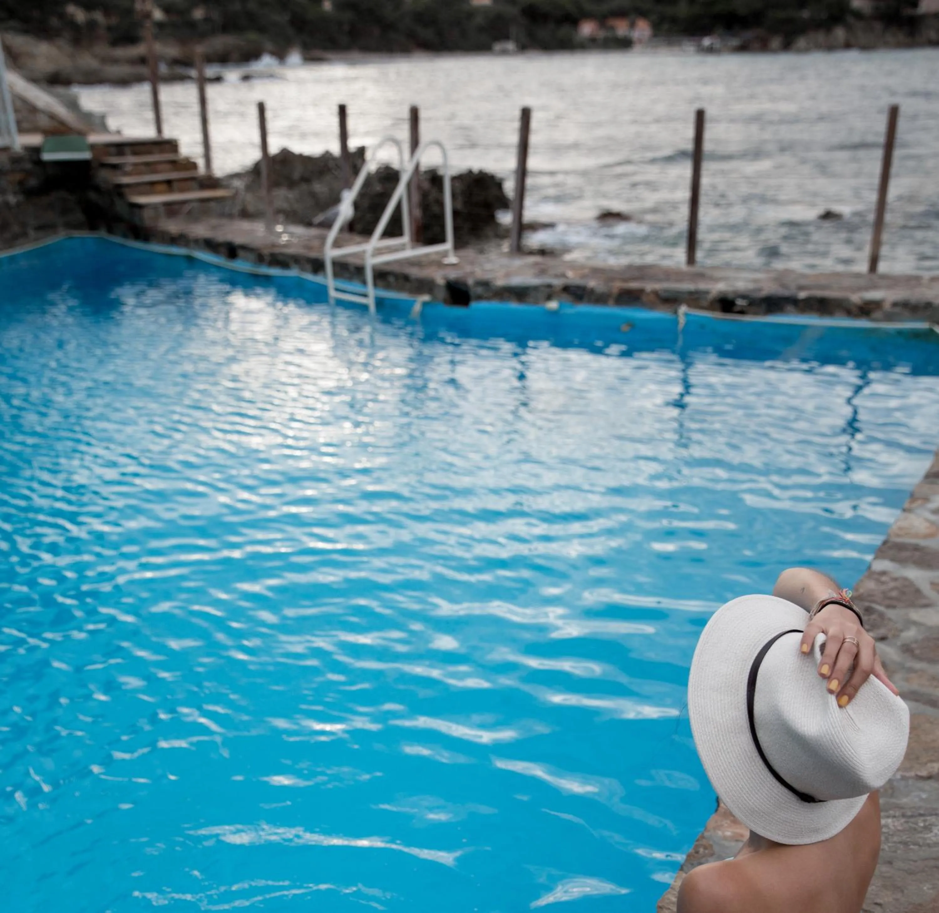 Swimming pool in Hôtel Le Provençal - Rénové en 2025 - Bord de Mer