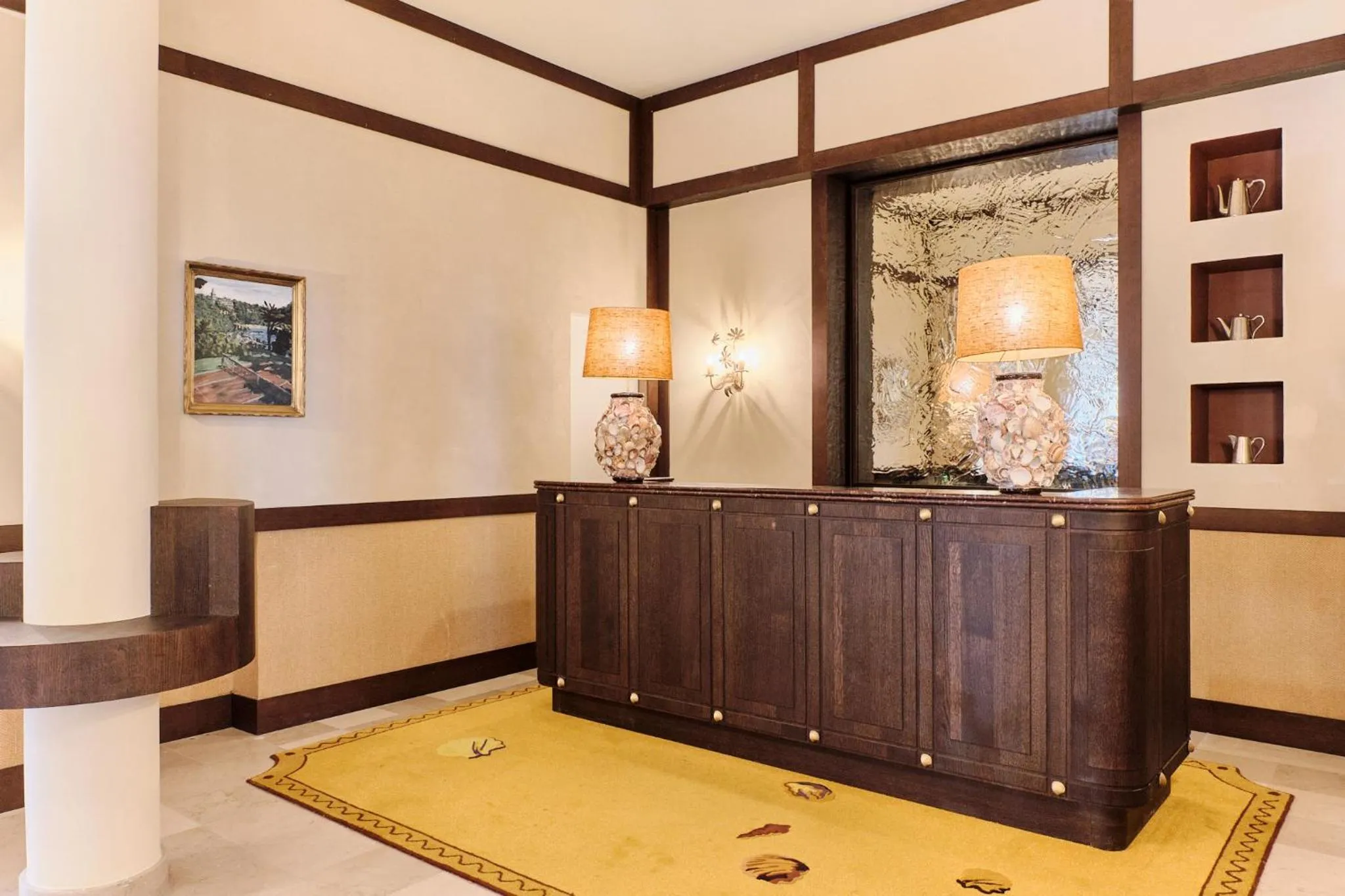 Lobby or reception in Hôtel Le Provençal - Rénové en 2025 - Bord de Mer