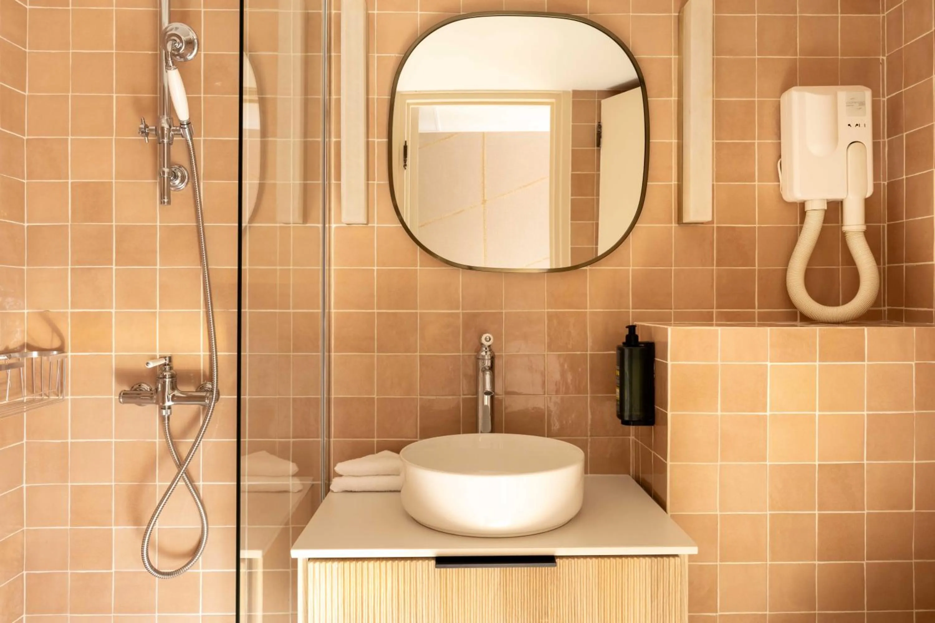 Bathroom in Dauphine Saint Germain