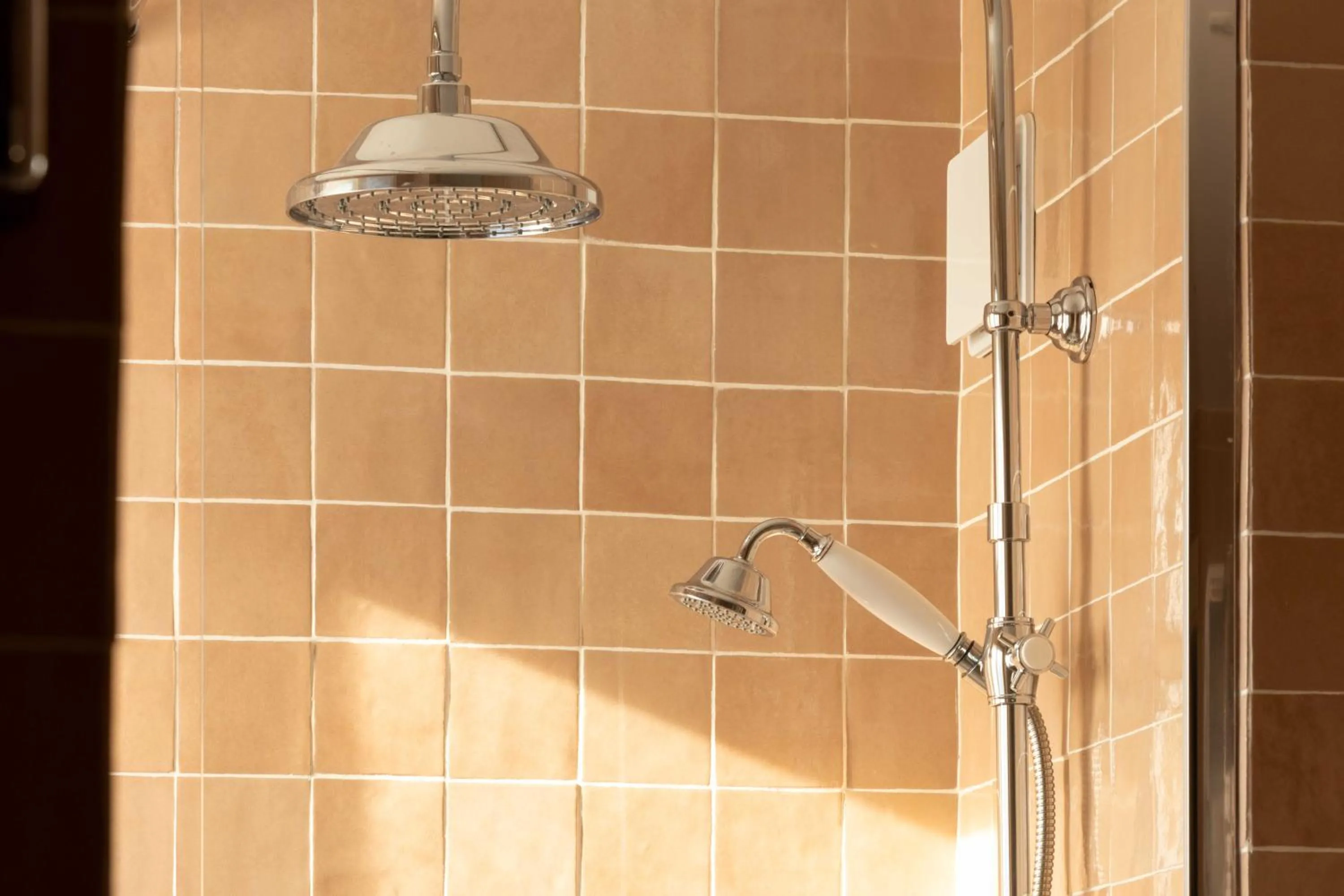 Shower in Dauphine Saint Germain