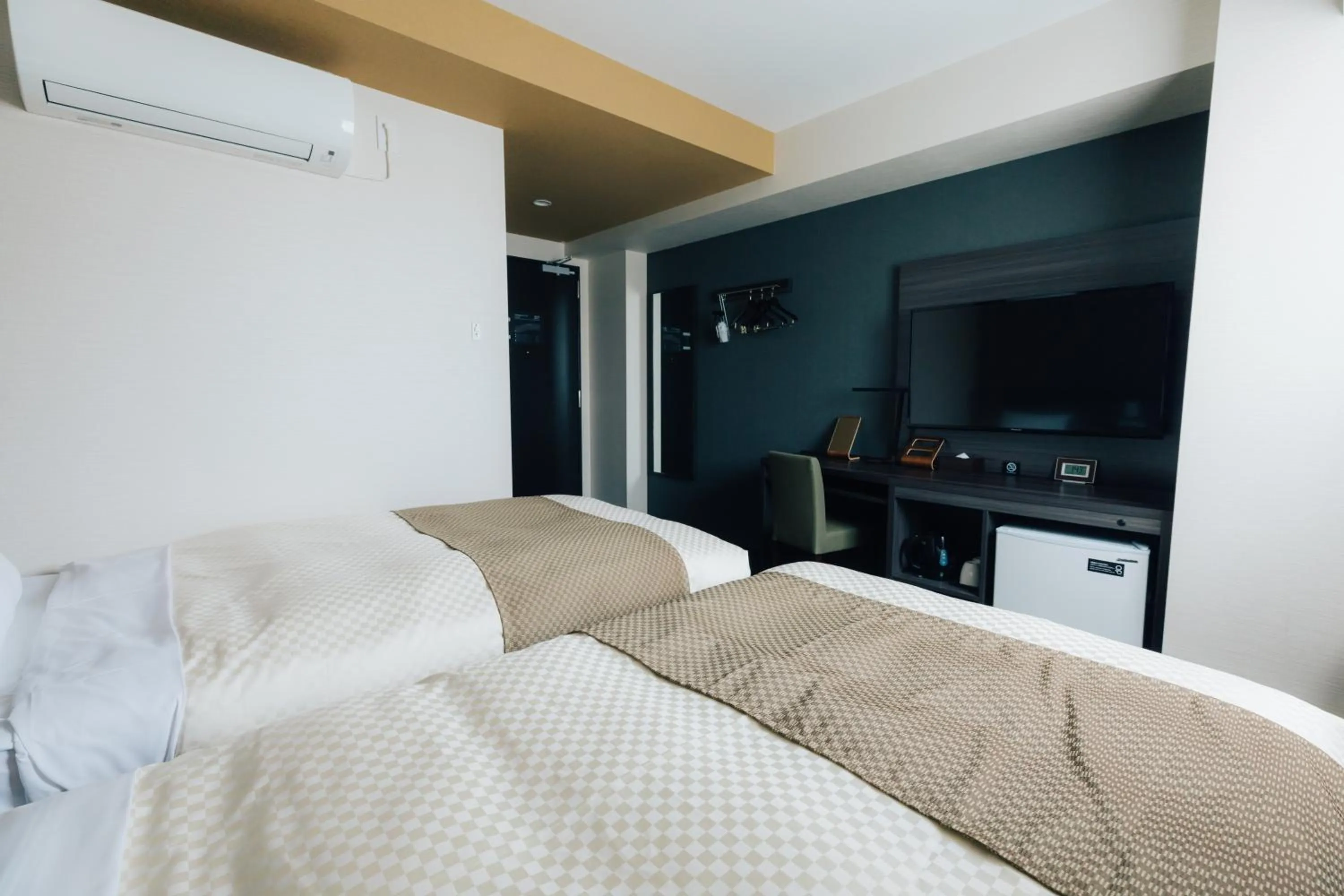 Photo of the whole room, Bed in Hotel KAN-RAKU Fujisan Gotemba