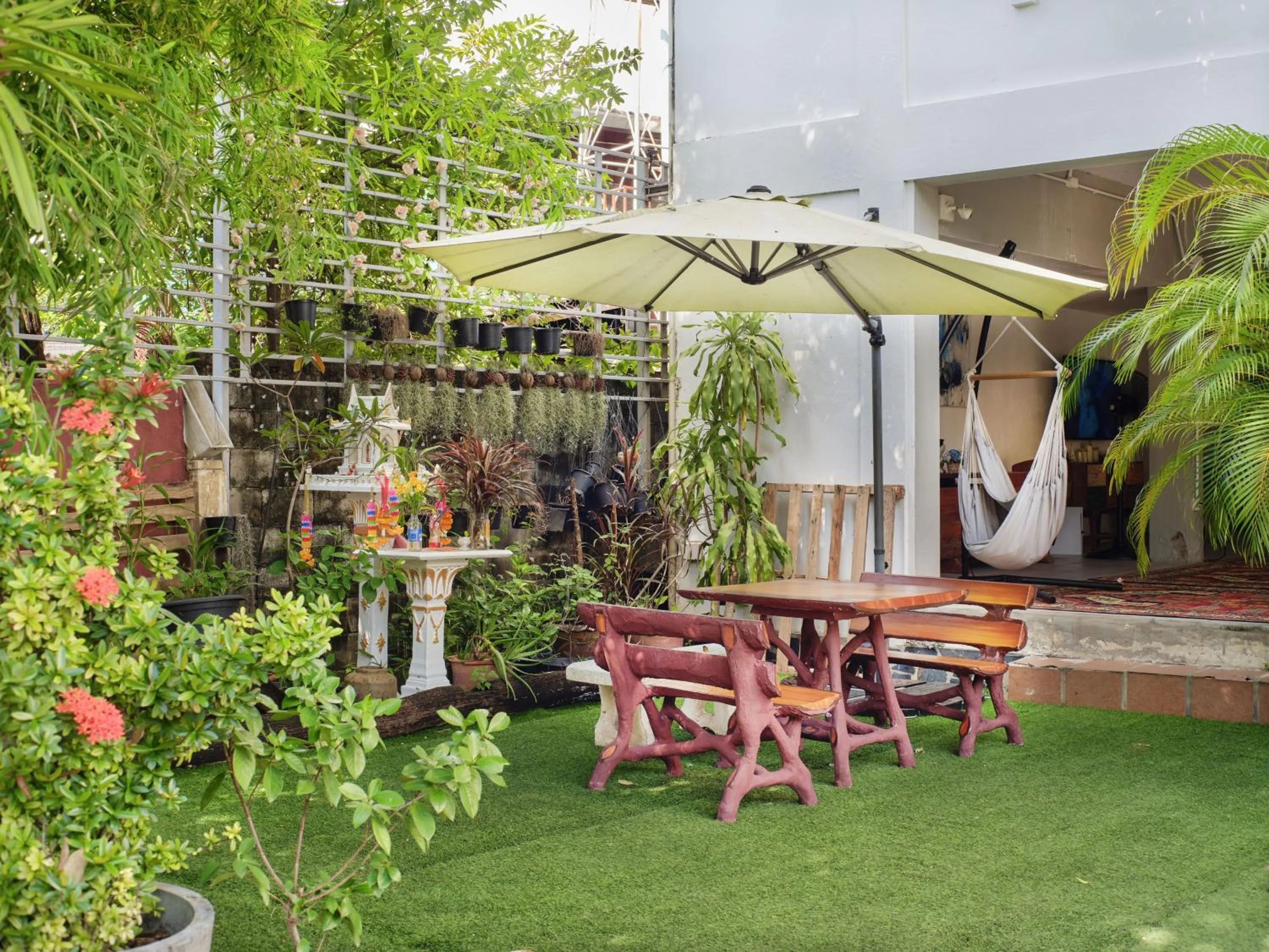 Garden in Chiangmai Inn Guesthouse