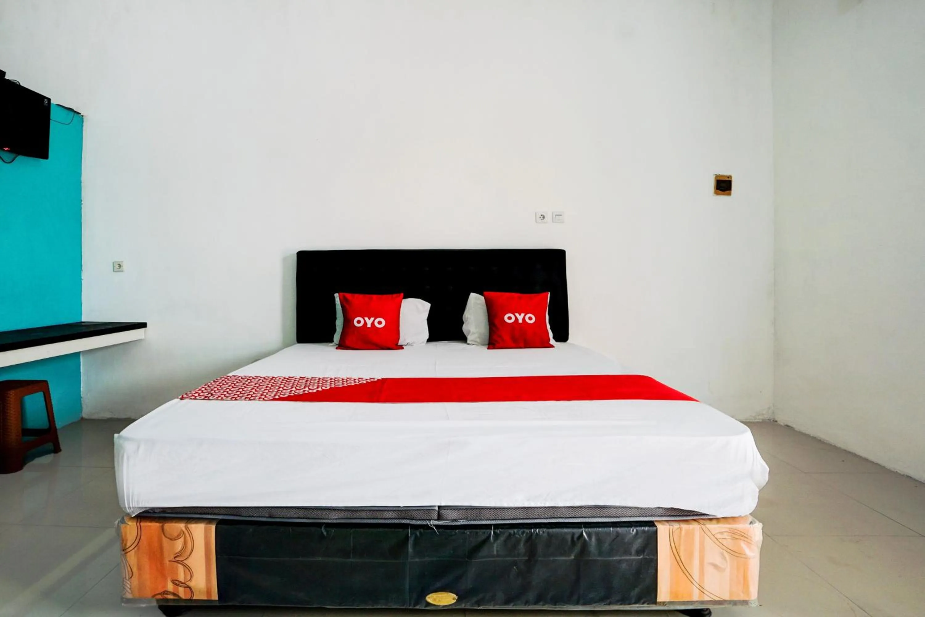 Bedroom, Bed in Hotel O Mojoanyar Near Terminal Bis Mojokerto