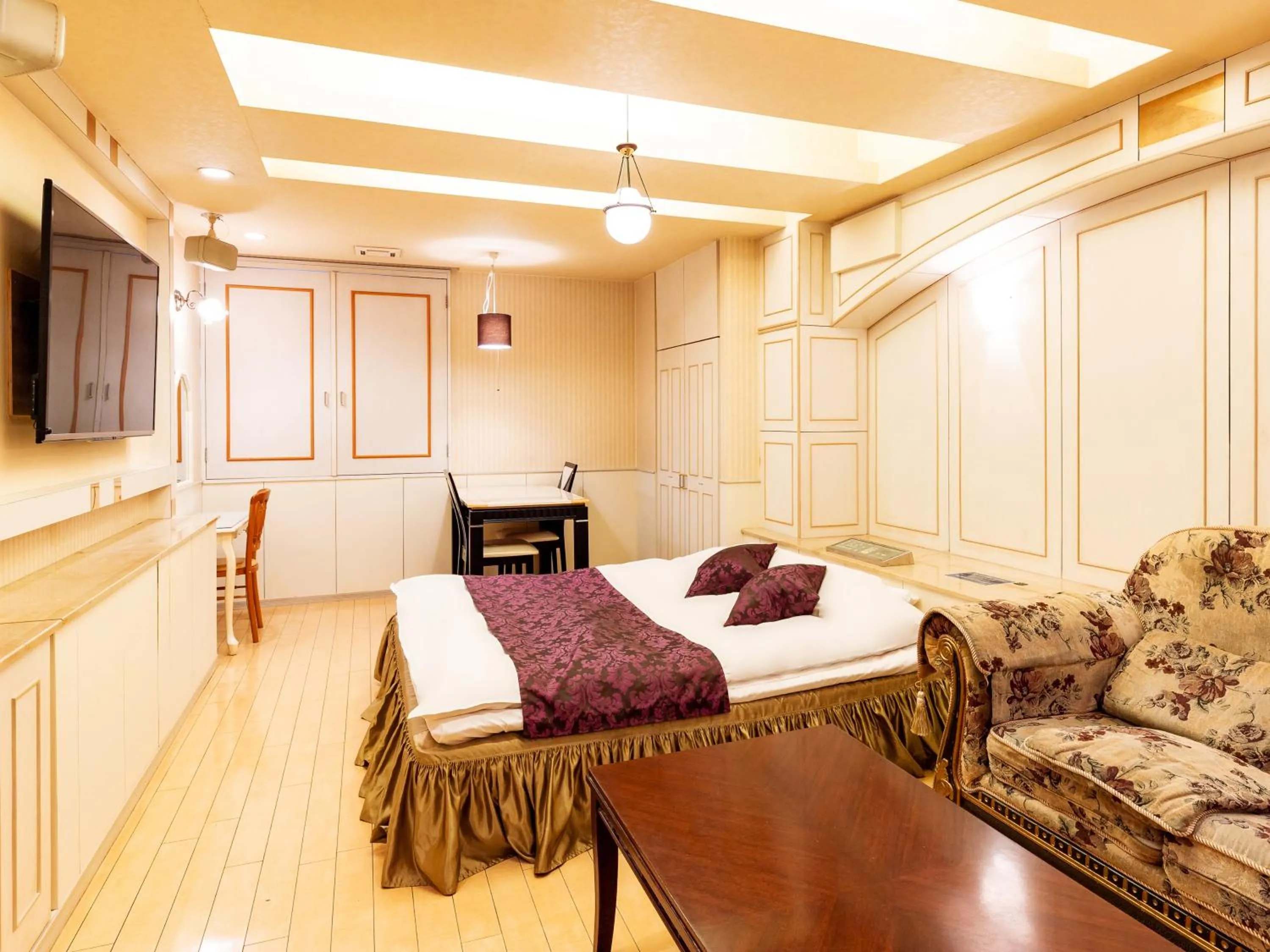 Bed in Hotel Mine (Love Hotel)