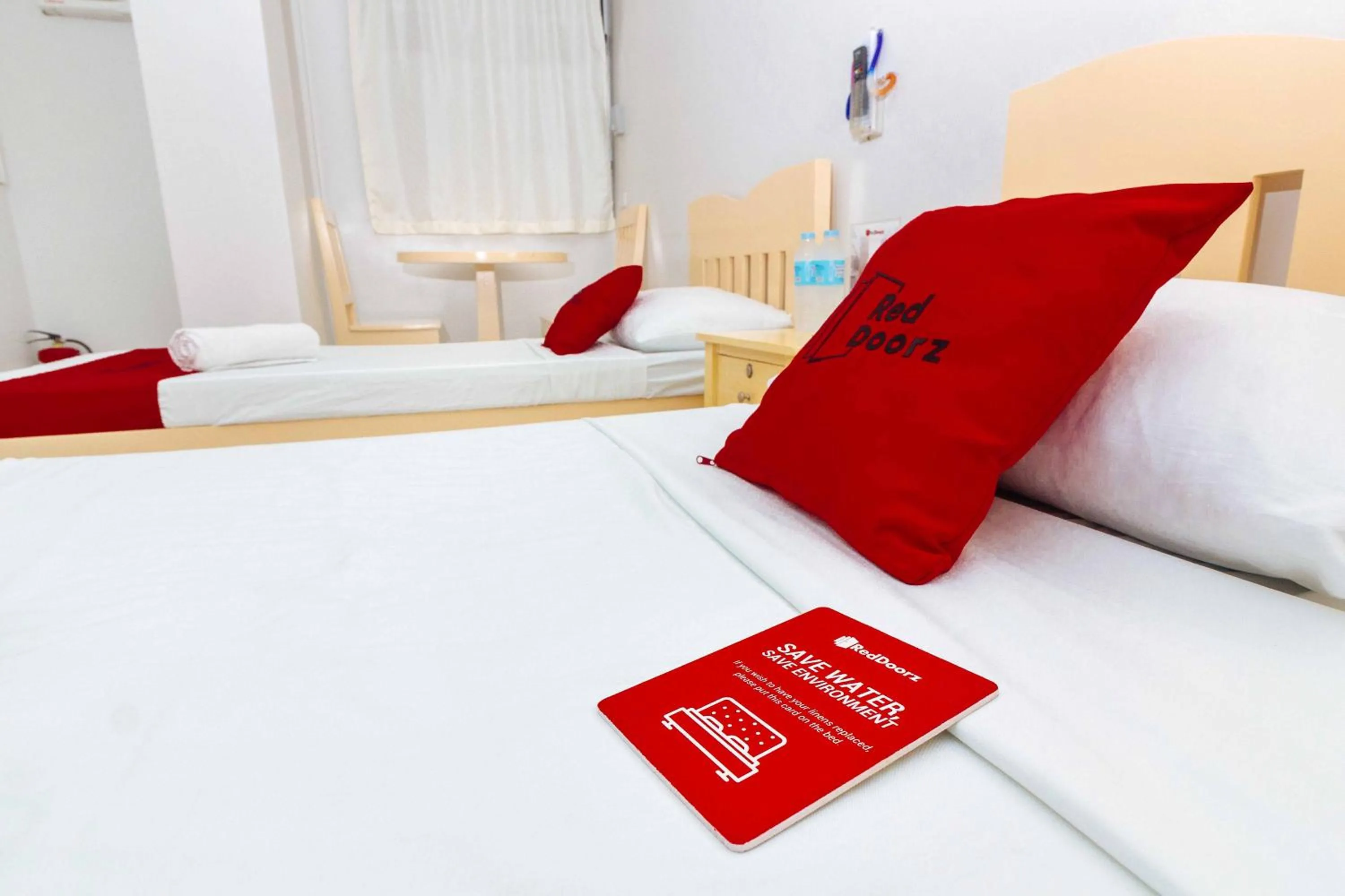 Bed in RedDoorz near Cebu Metropolitan Cathedral