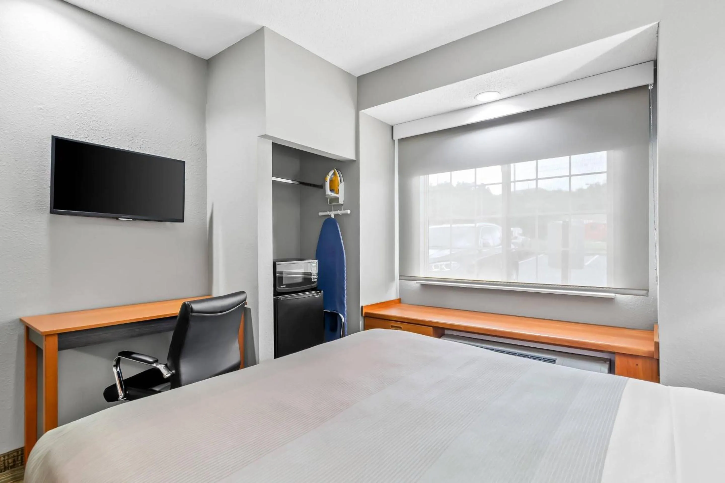 Bedroom, Bed in Quality Inn & Suites I-81 Exit 7